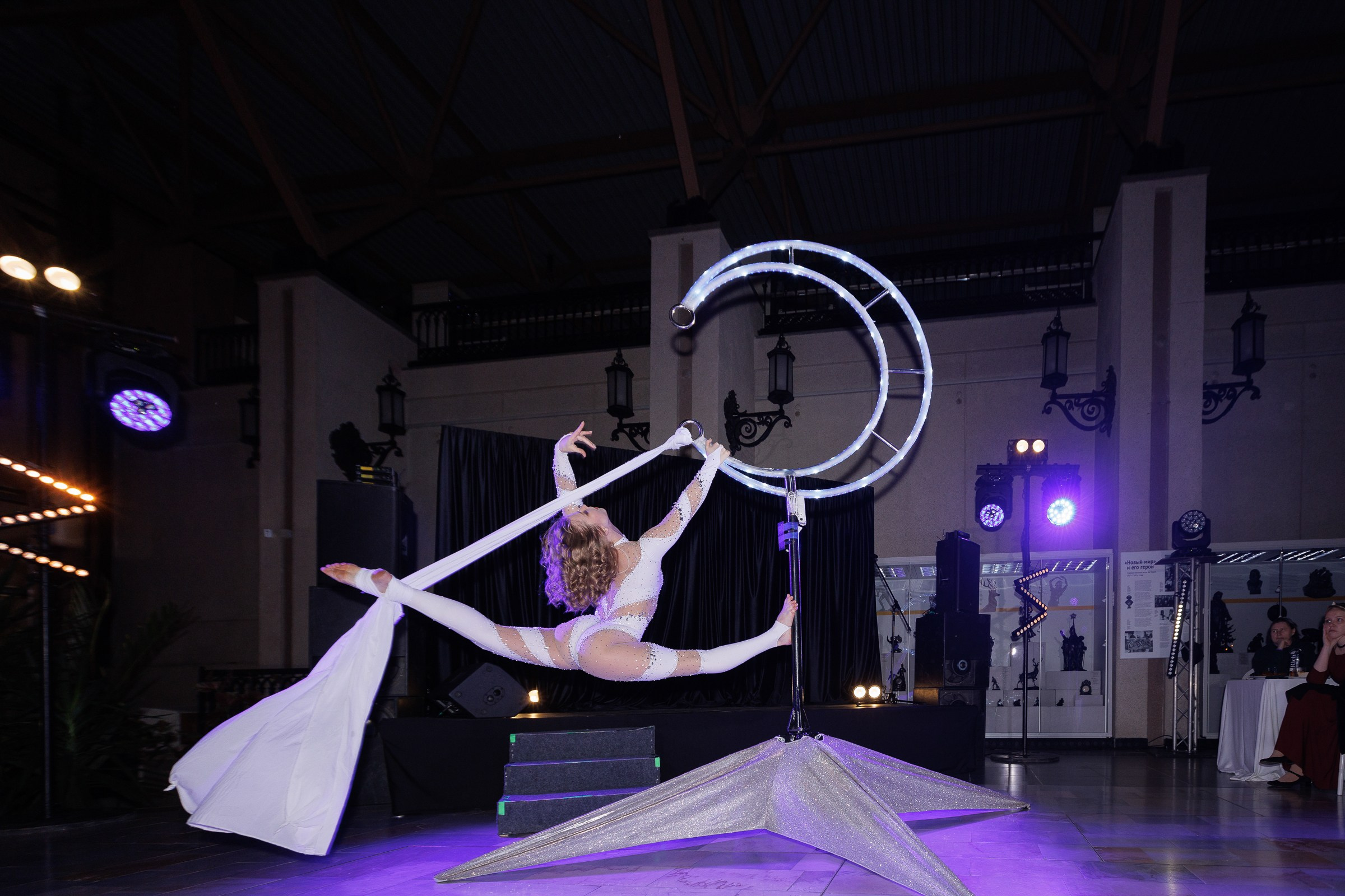 Фотограф на съемкку копоратива. Контент для бизнеса в Екатеринбурге Полдень Медиа