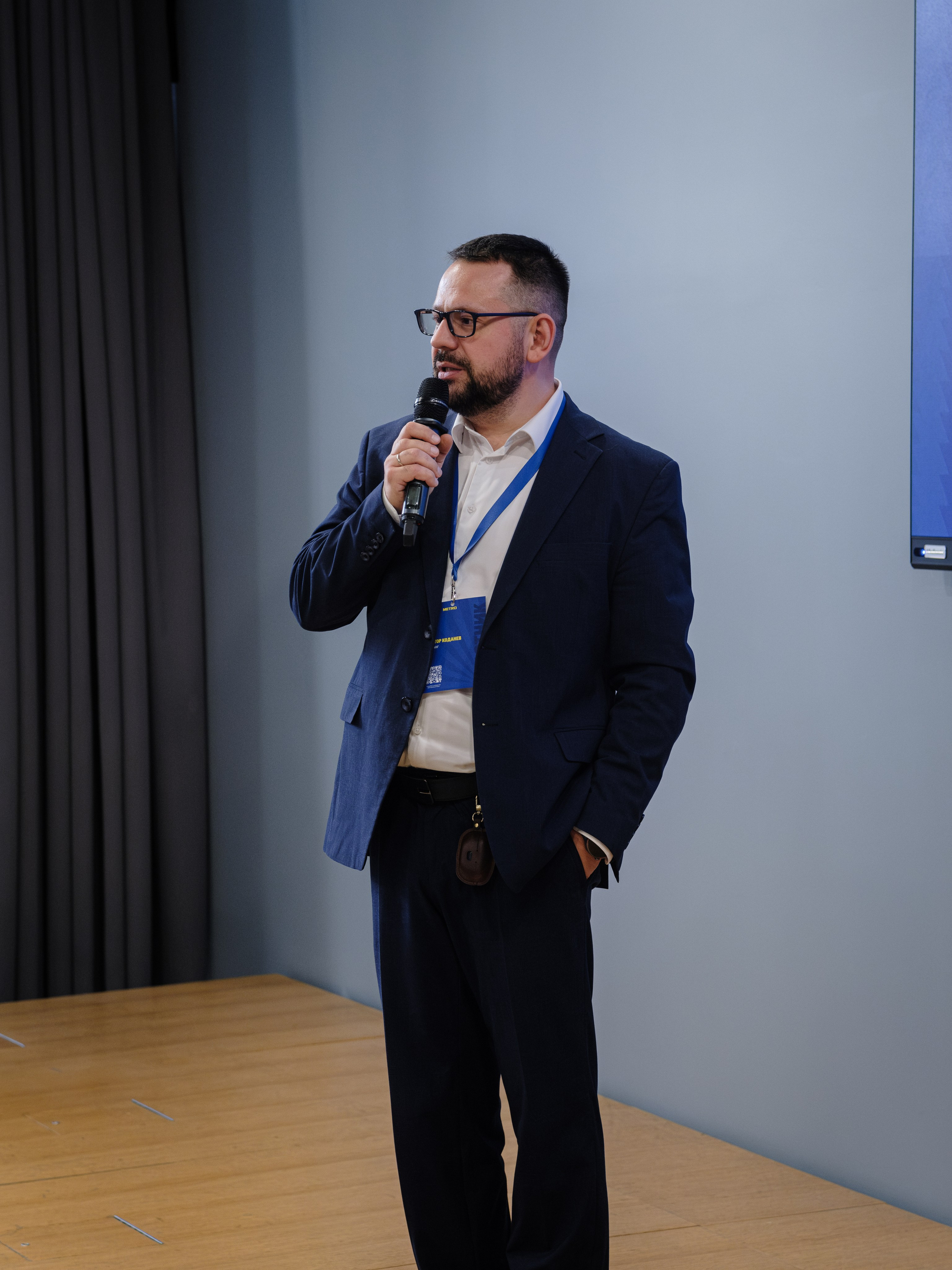 METRO. Репортажный и портретный фотограф в Москве Илья Спиридонов