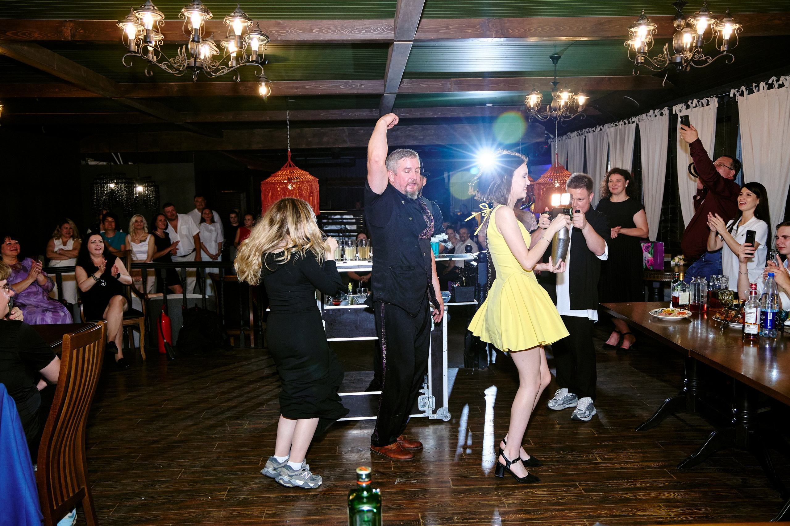 Выпускной 35 Сош. Фотограф Выпускные альбомы Таганрог Сергей Коробченко