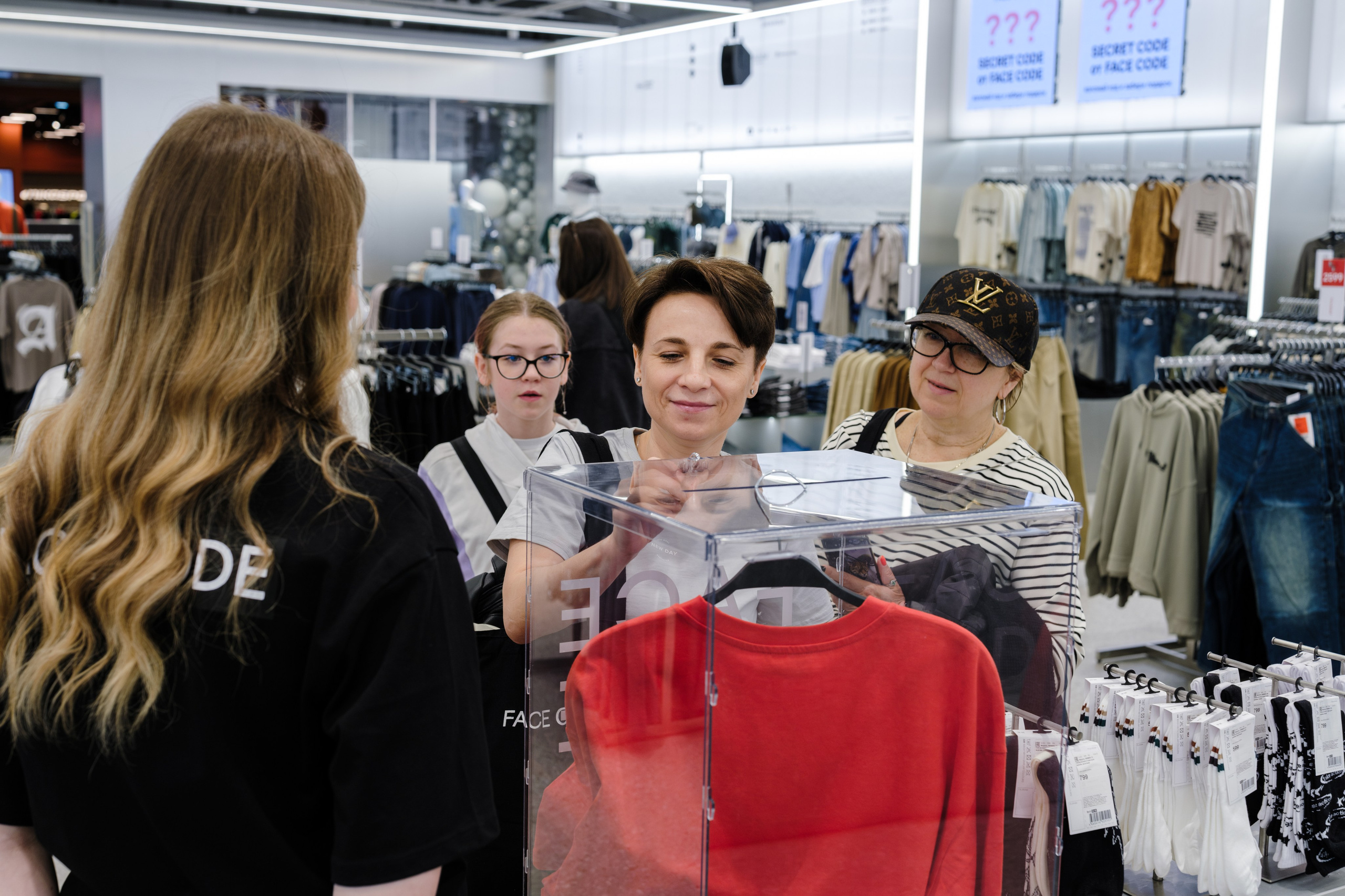 Открытие FACECODE. Репортажный и портретный фотограф в Москве Илья Спиридонов