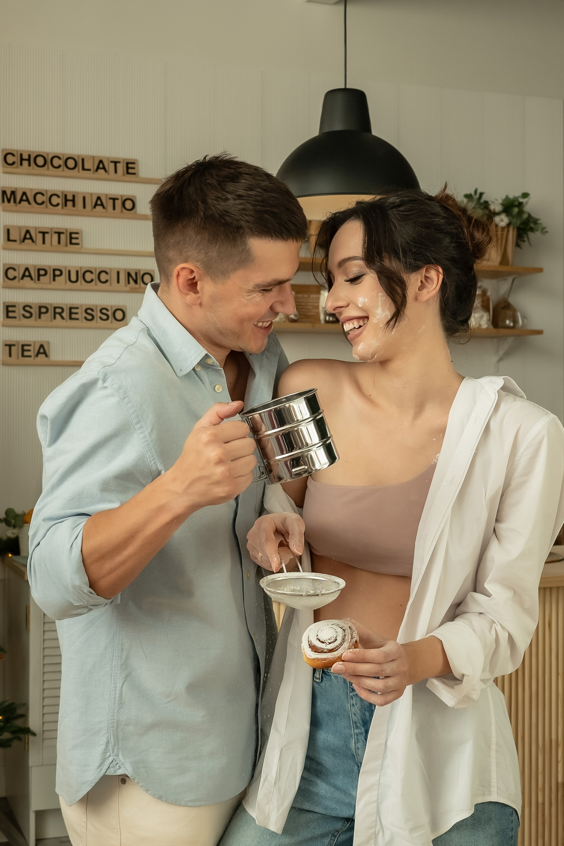 Влюбленные на кухне. Наталья Слесаренко фотограф в Сочи