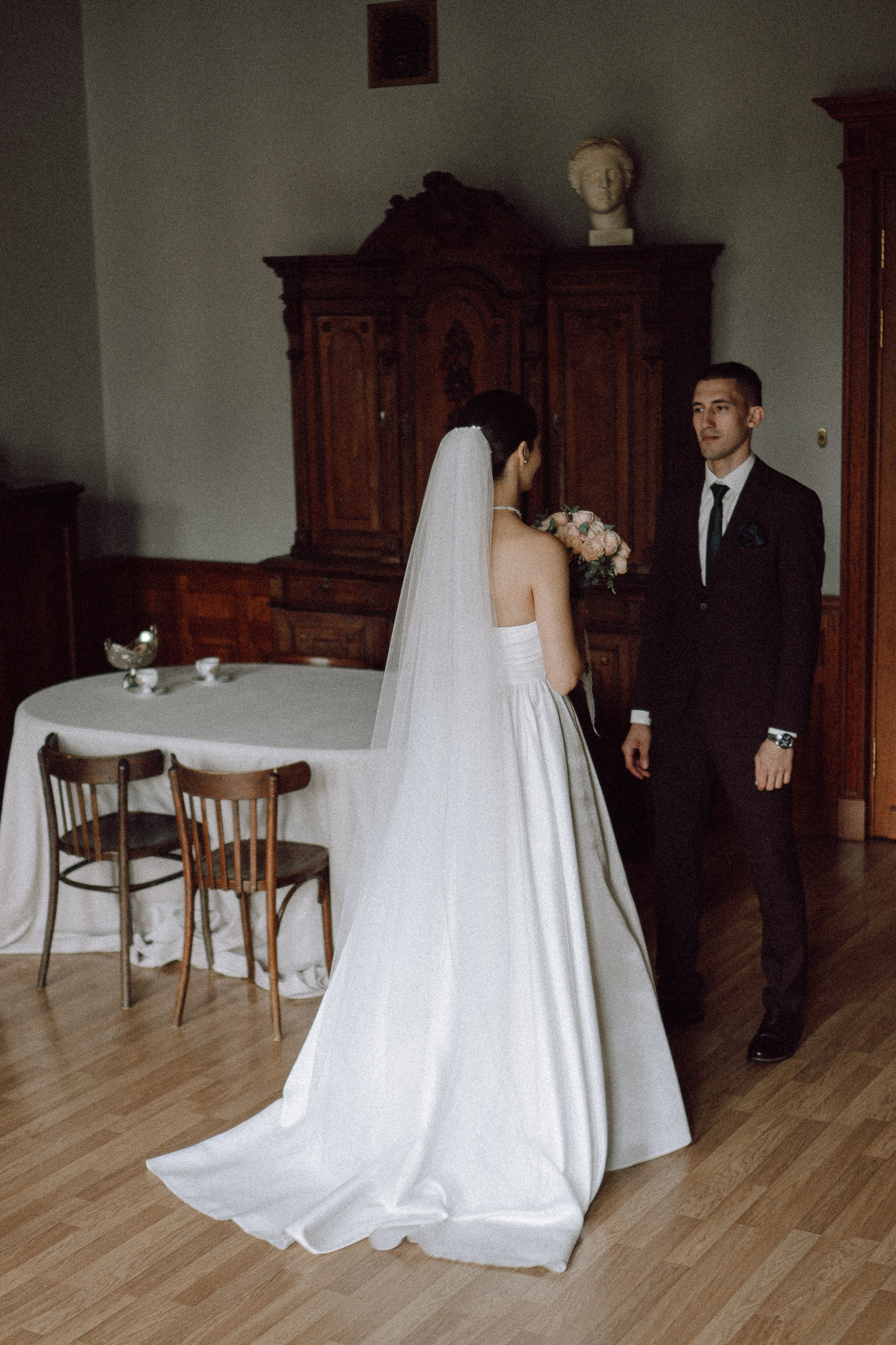 СВАДЕБНАЯ ПРОГУЛКА В САНТК-ПЕТЕРБУРГЕ (ИСАКИЕВСКИЙ СОБОР, ЗИМНЯЯ КАНАВКА, ЭРМИТАЖ И БОЛЬШАЯ МОРСКАЯ УЛИЦА). Профессиональный фотограф, Санкт-Петербург — Виктория Богомолова