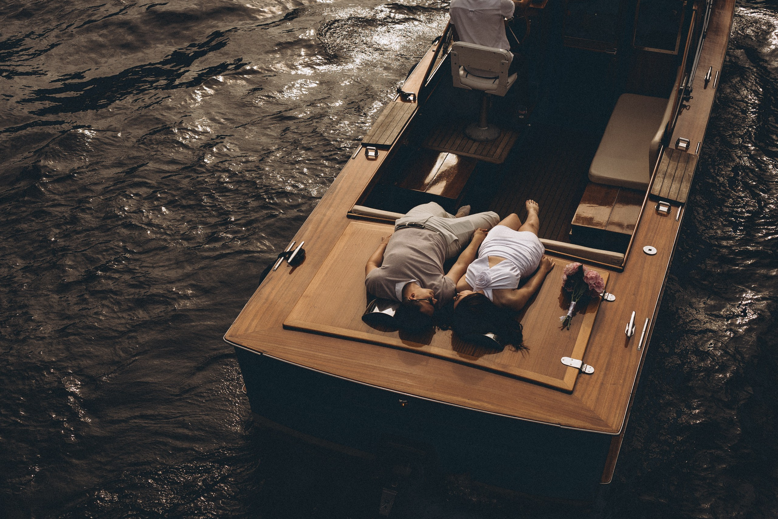 СВАДЕНБНАЯ СЬЕМКА НА КАТЕРЕ ПО КАНАЛАМ САНКТ-ПЕТЕРБУРГА И В АКВАТОРИИ НЕВЫ. Профессиональный фотограф, Санкт-Петербург — Виктория Богомолова