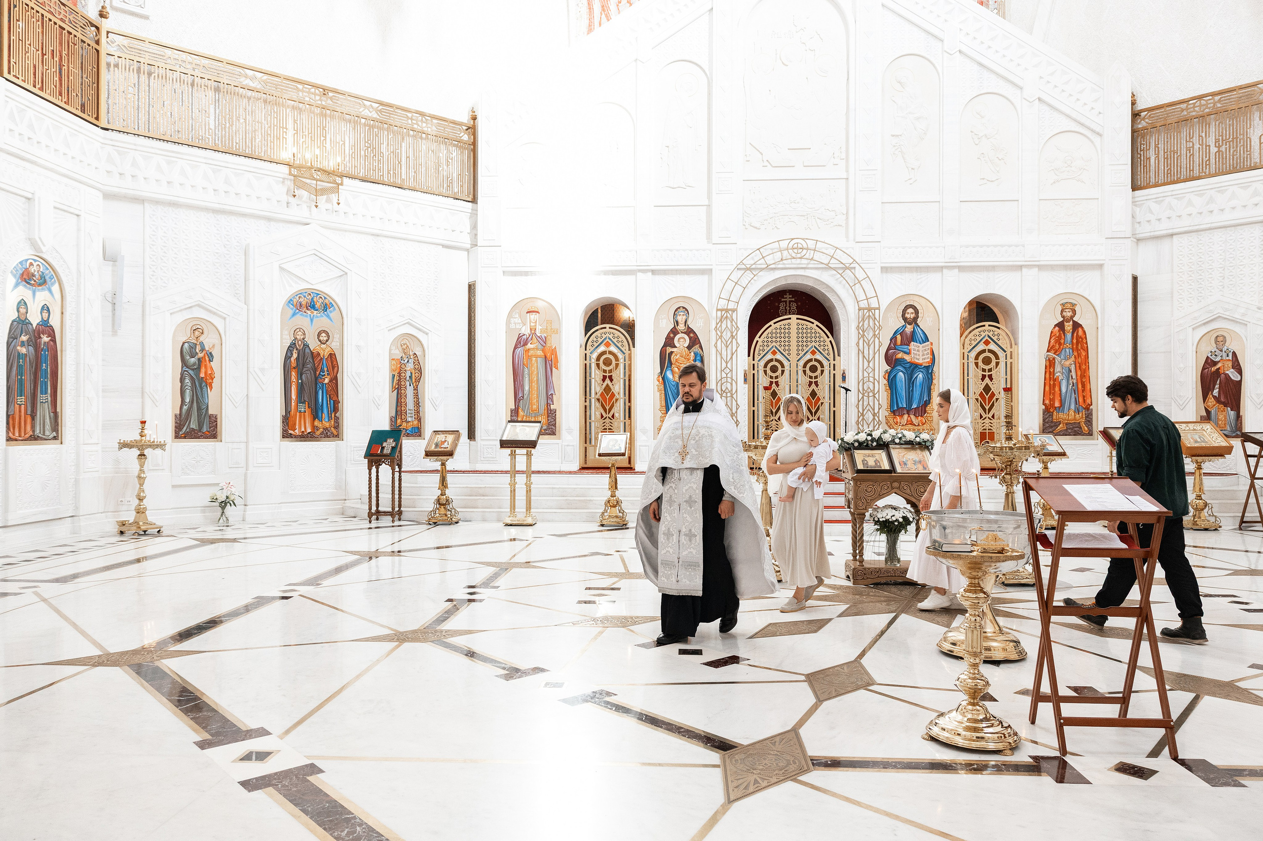 Крещение Аделины. Фотограф Крещение, Выписка москва