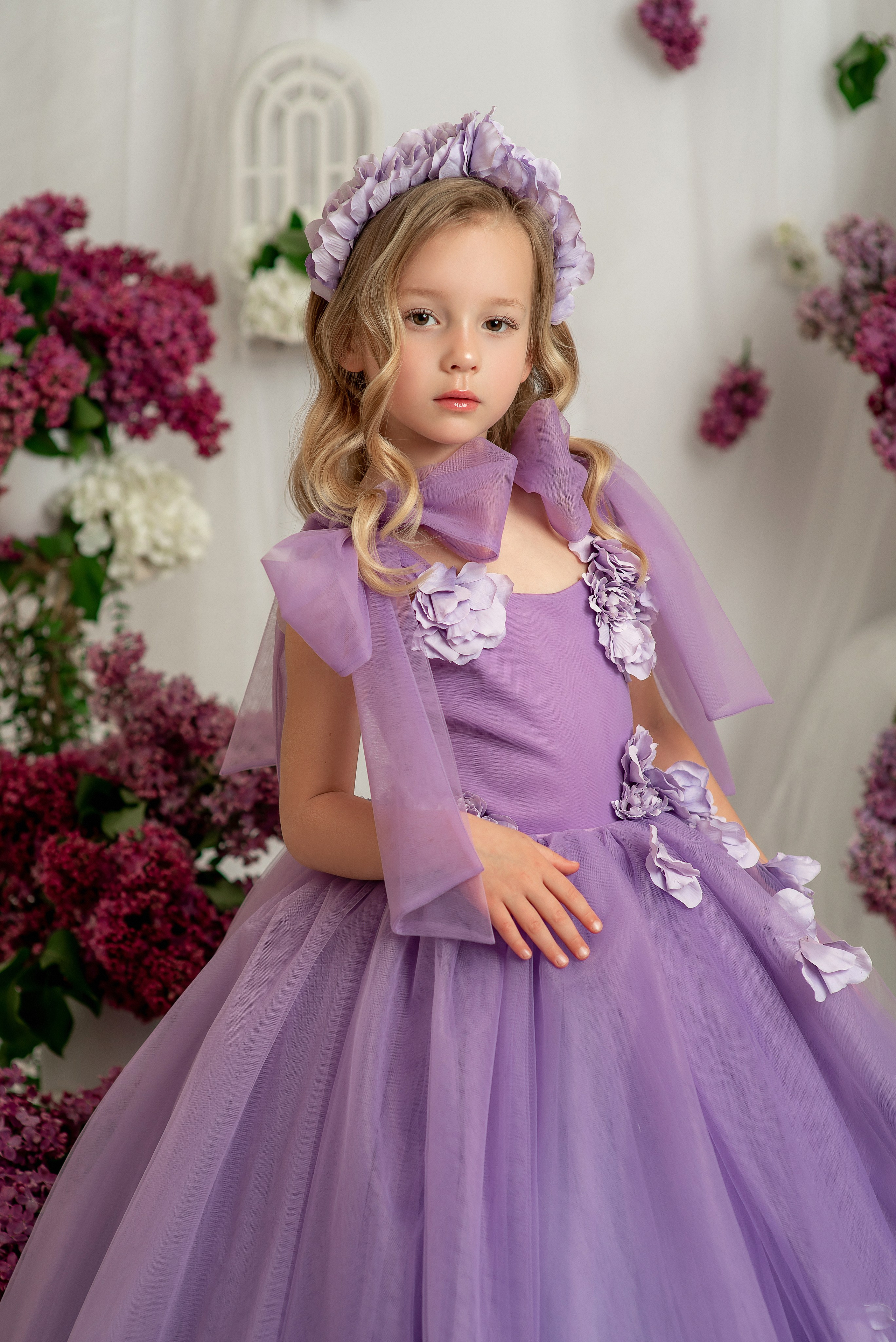 Полиночка в желтом и сиреневом платьях. Семейный и детский фотограф Наталья Горда