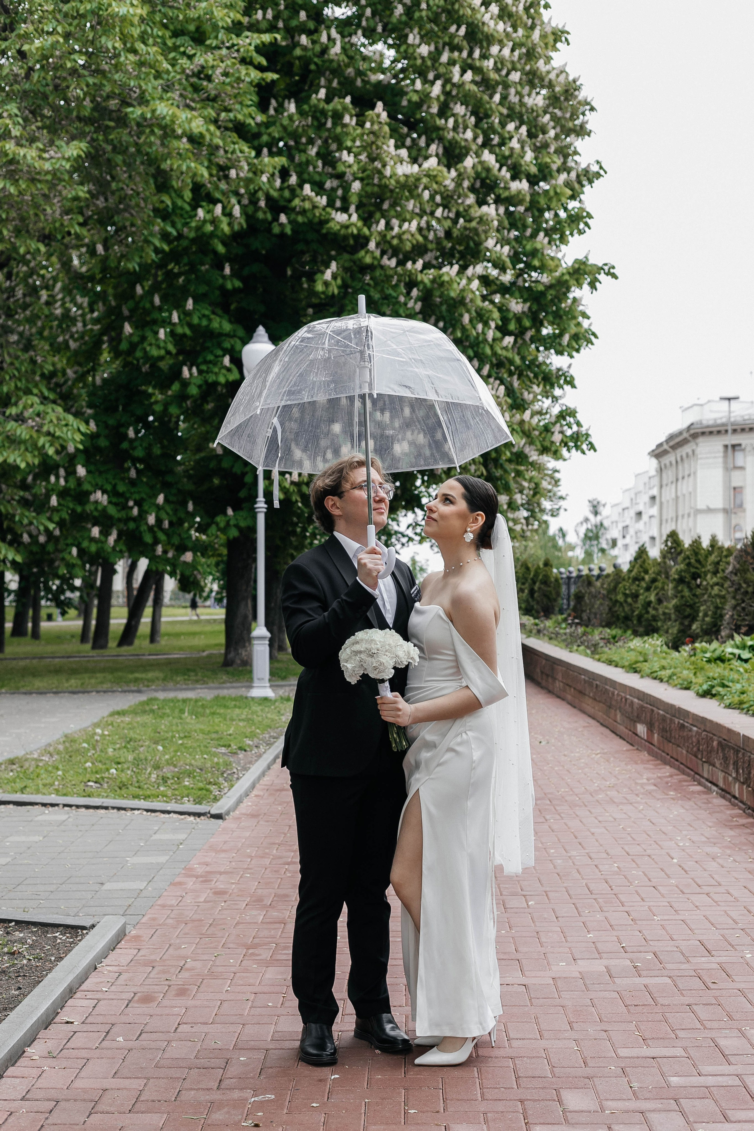 Свадебная прогулка в городе. Фотограф в Минске Ира Сюбарева