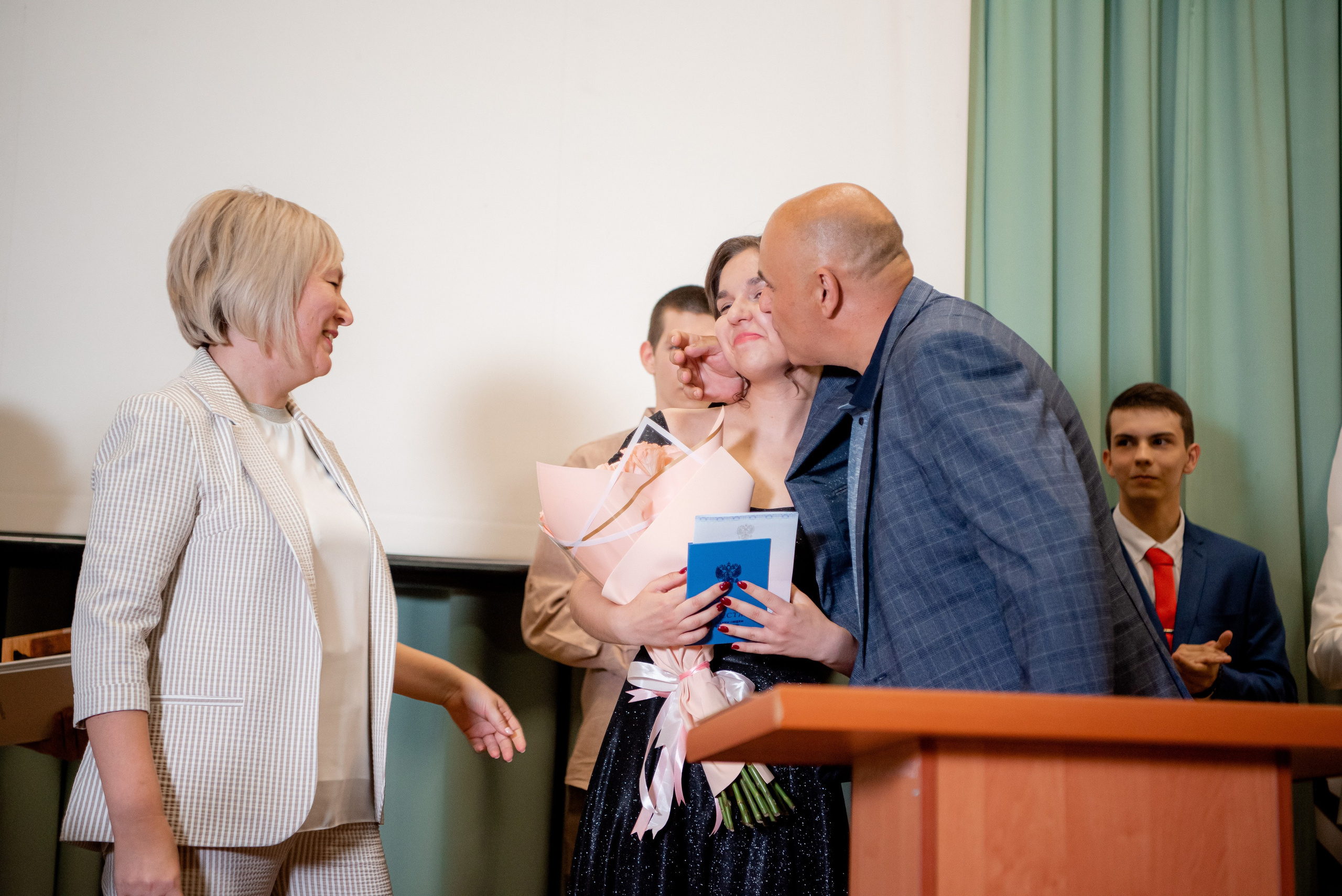 140 Школа. Вручение и Банкет. Сити Холл. Фотограф в Волгограде и Волжском Александр Горбань