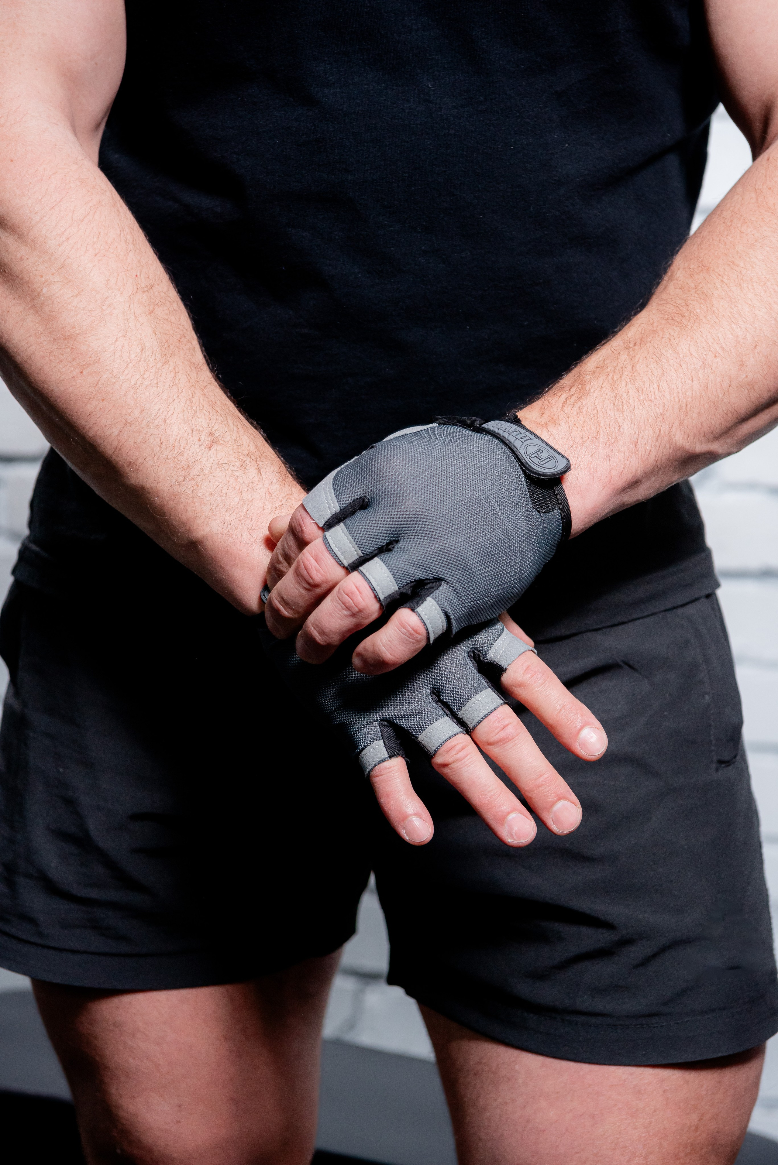 Перчатки для занятий спортом. Фотограф в Волгограде и Волжском Александр Горбань