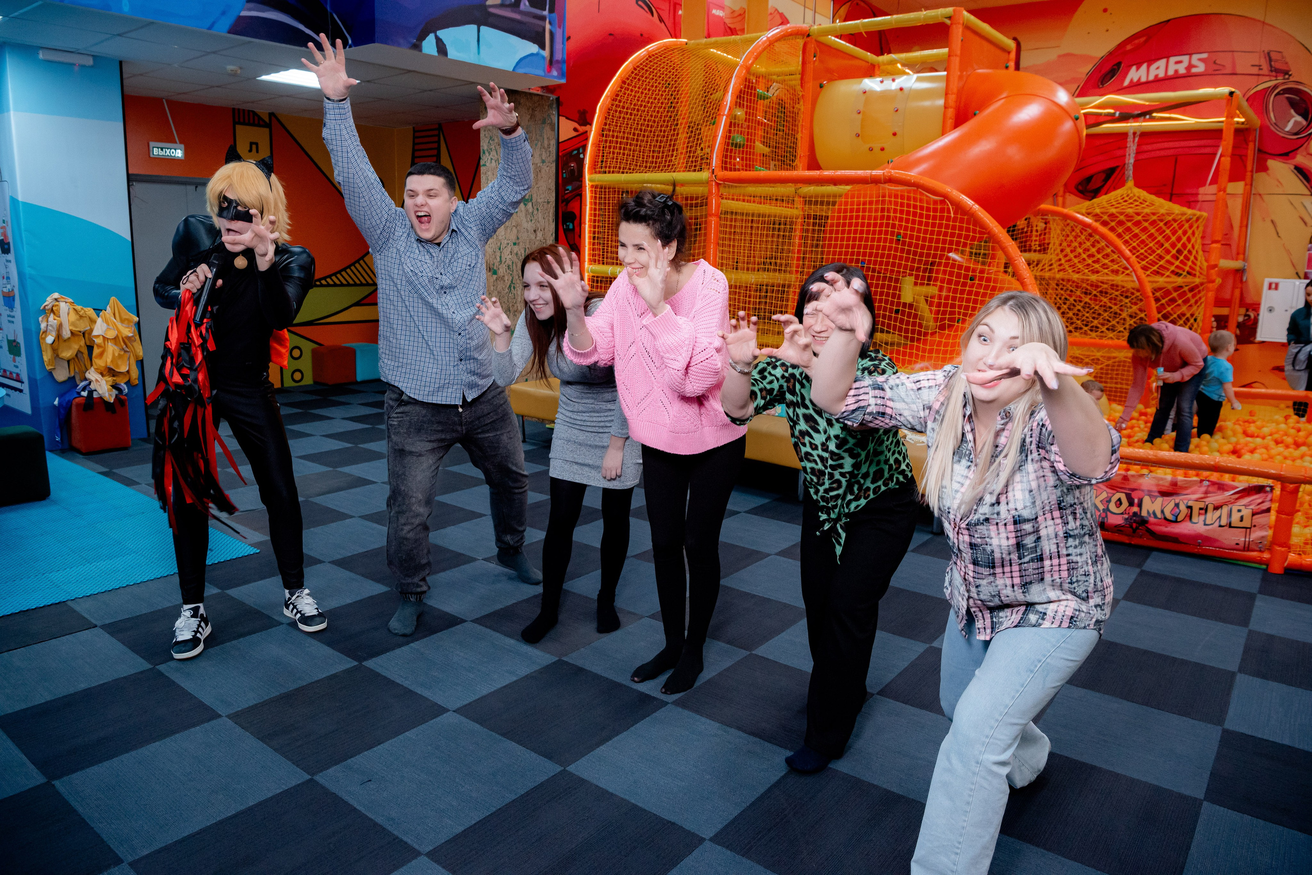 ДР в Локо Мотив Аниматоры Леди Баг. Фотограф в Волгограде и Волжском Александр Горбань