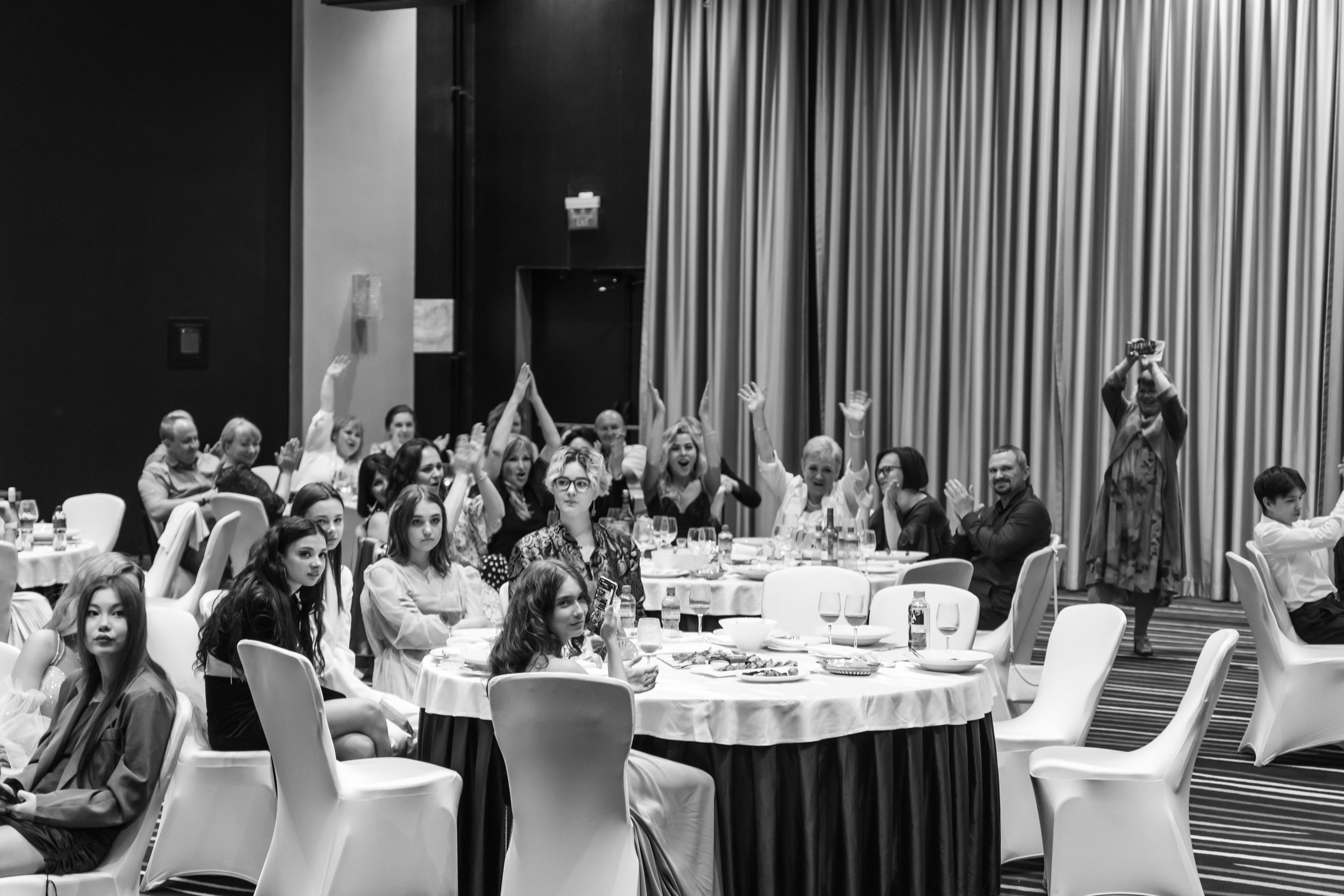 Radisson Blu выпускной 2024. Фотограф свадебный, репортажный, индивидуальный, фото для маркетплейсов, брендов, автосалонов