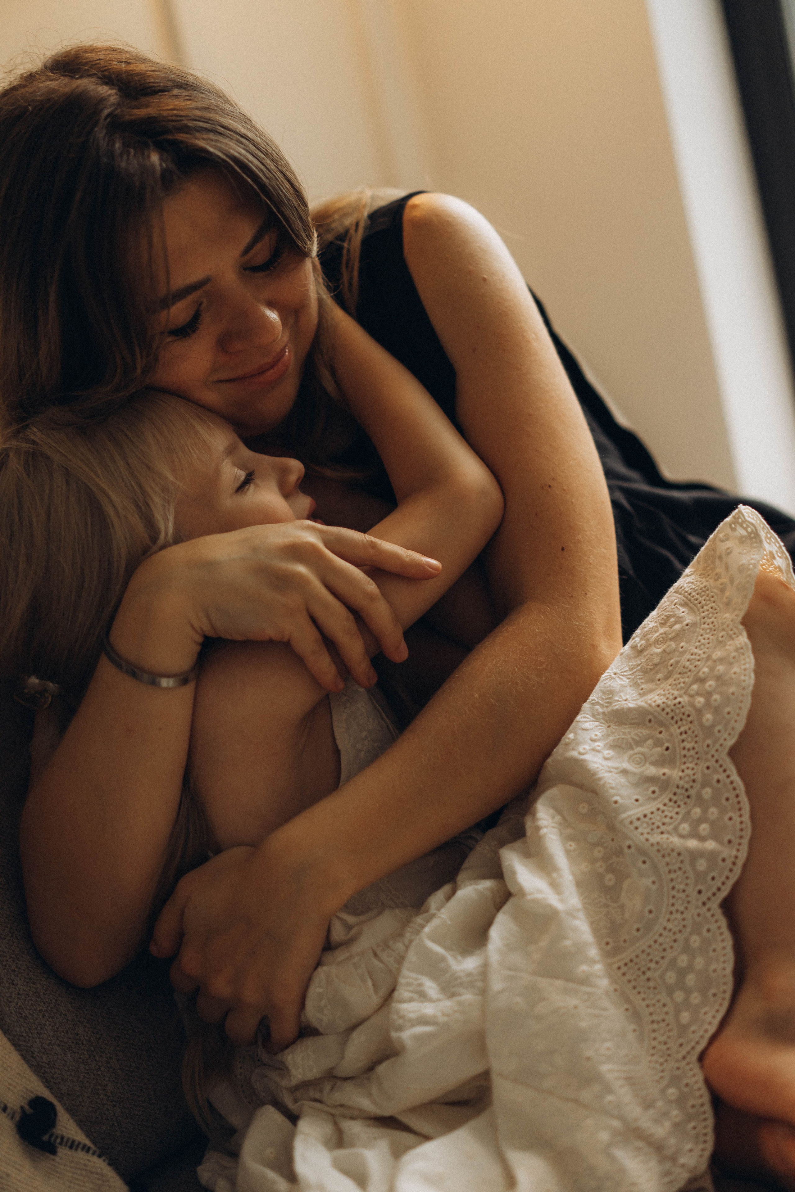 Фотосессия домашняя мама и дочка. Фотограф Екатеринбург Кокшарова Александра