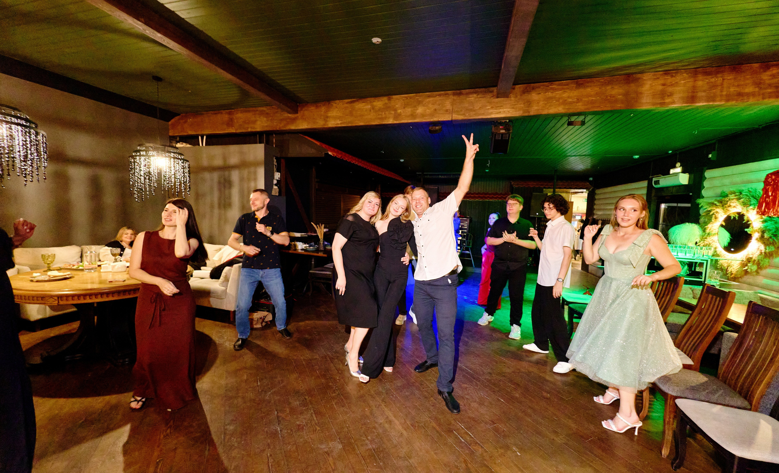 Выпускной 35 Сош. Фотограф Выпускные альбомы Таганрог Сергей Коробченко