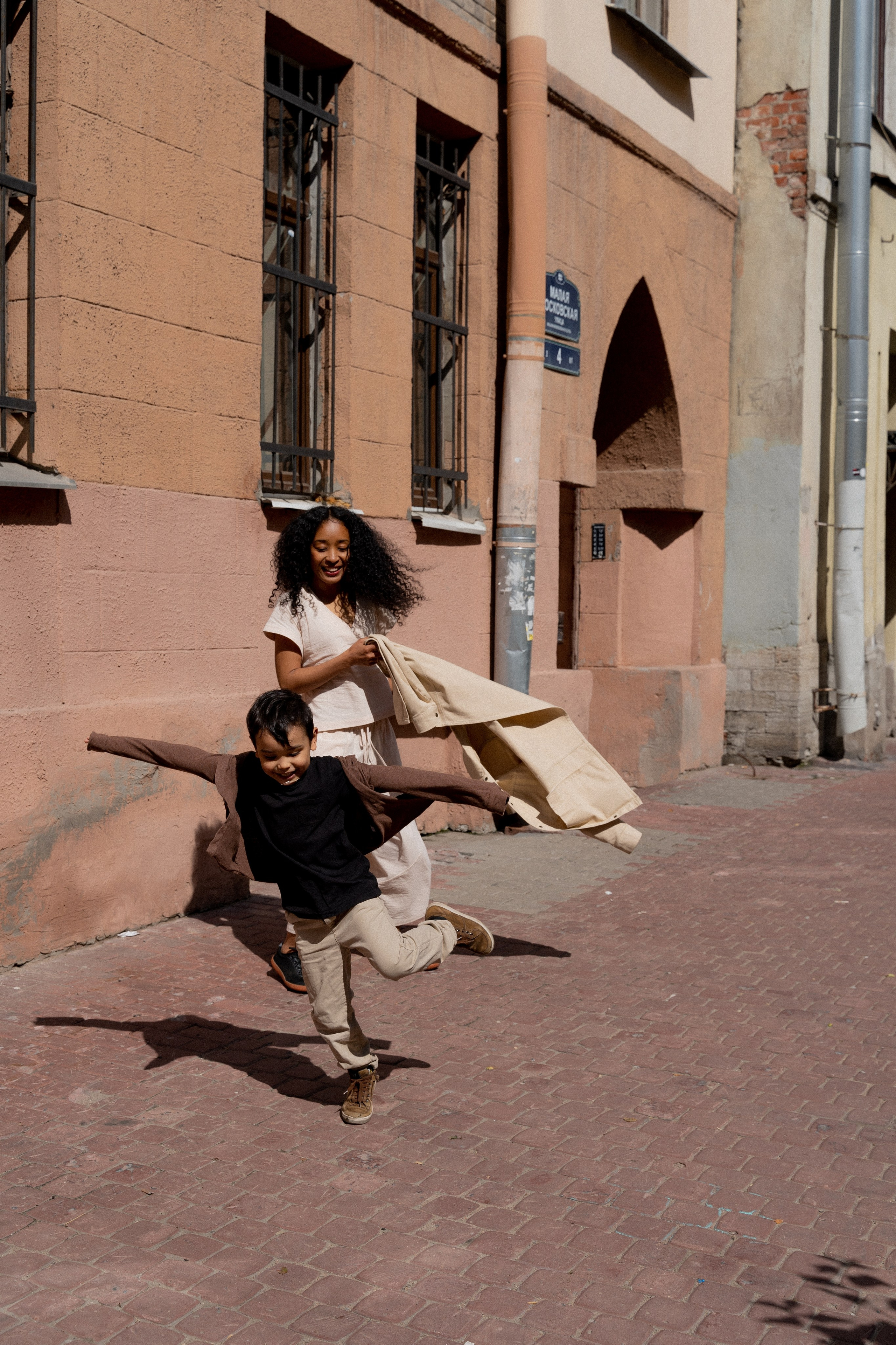 Лида, Даня и Эвелина 🤍 Всех нужнее и дороже, всех доверчивей и строже в этом мире доброта. Лайфстайл фотограф в Санкт-Петербурге — Наташа Шмидт