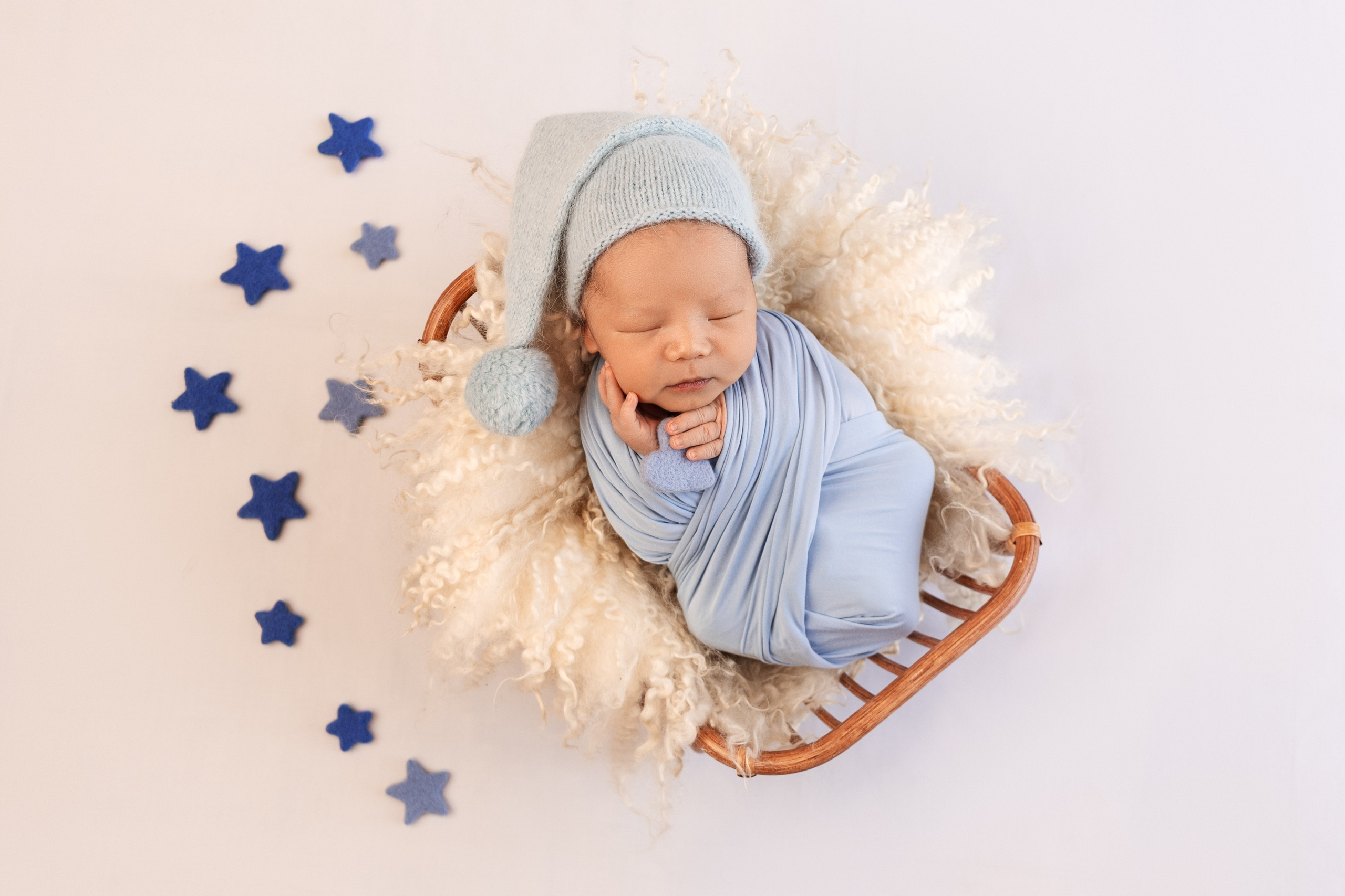 Newborn classic. Женский и newborn фотограф Айжан Шарафи в Алматы
