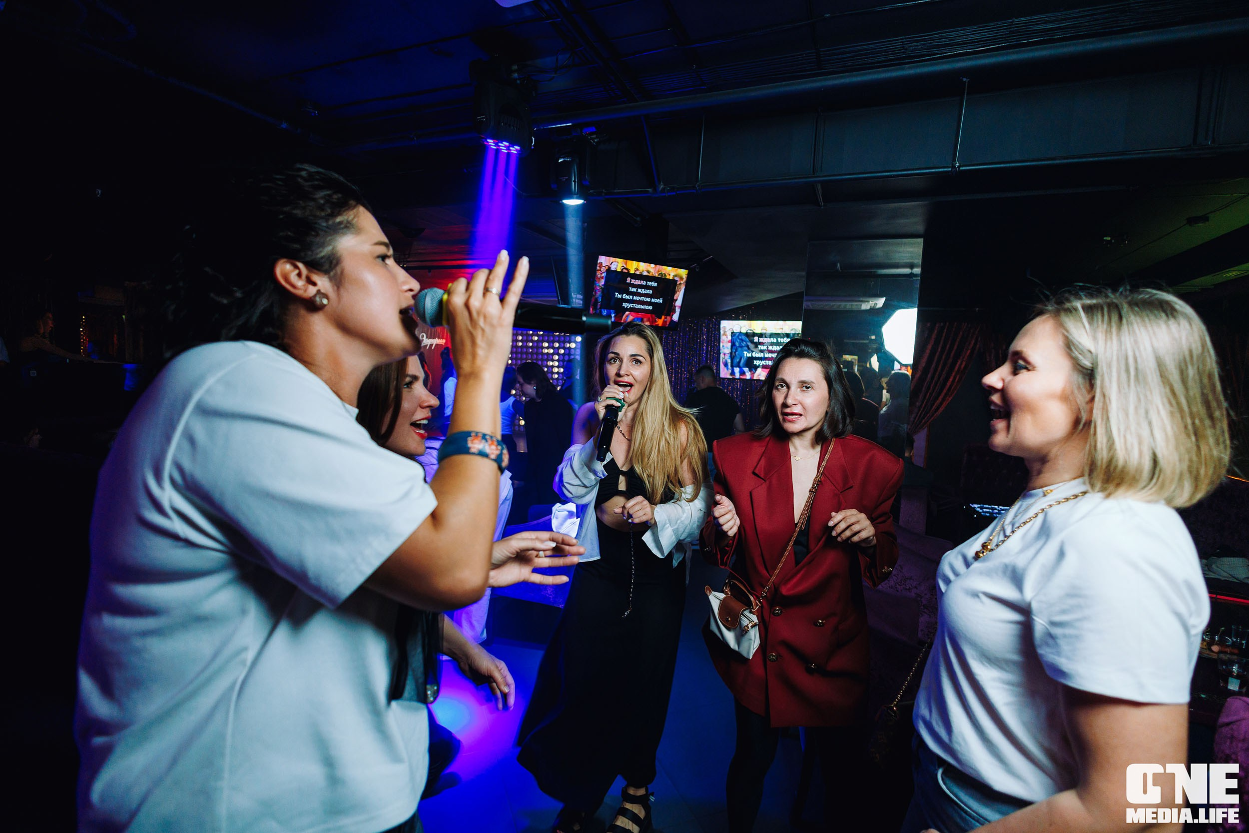 Фоторепортаж из караоке-клуба Эйфория. One Media Life: фоторепортажи, фотоотчеты с мероприятий и заведений