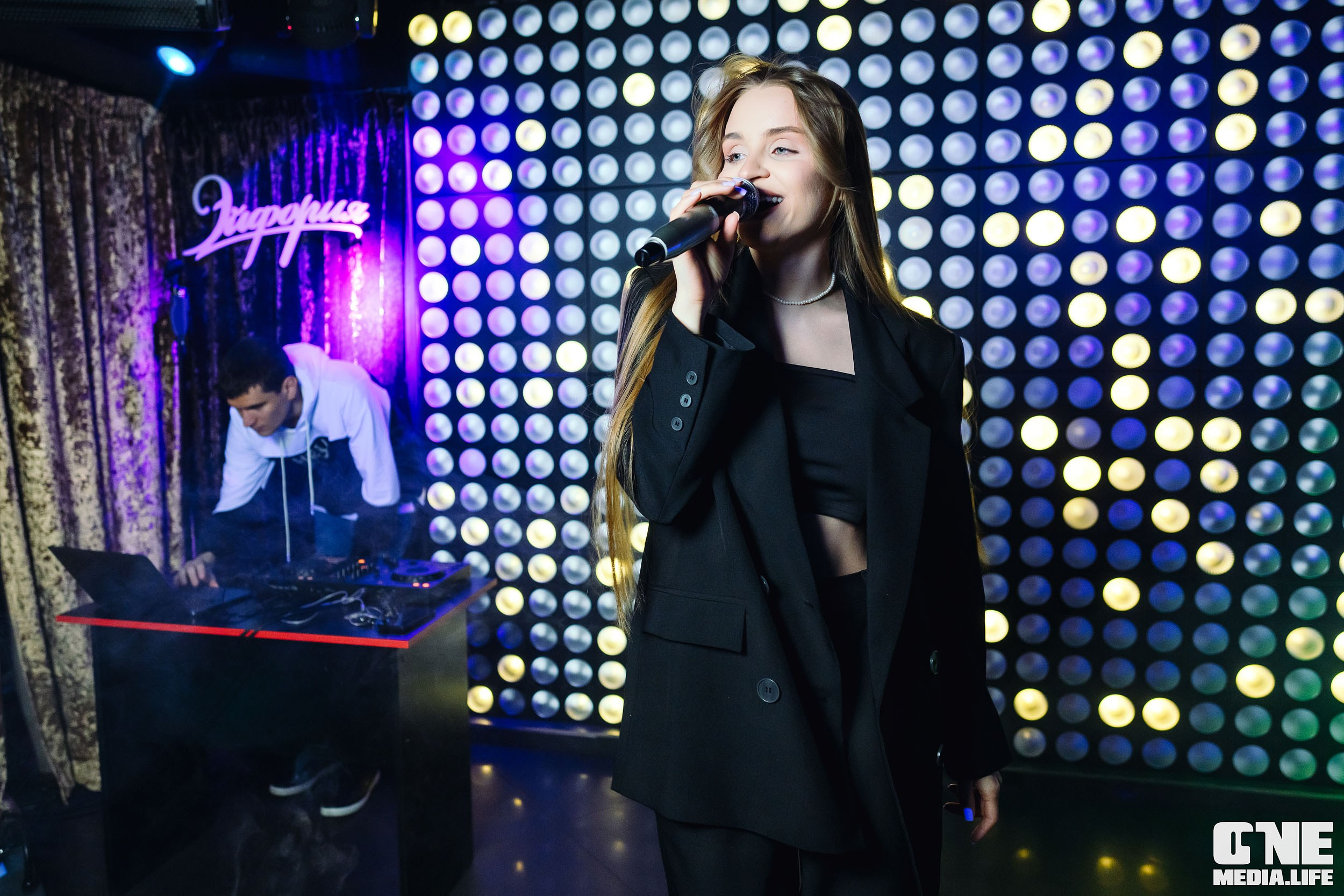 Фоторепортаж с караоке вечеринки в Эйфории. One Media Life: фоторепортажи, фотоотчеты с мероприятий и заведений