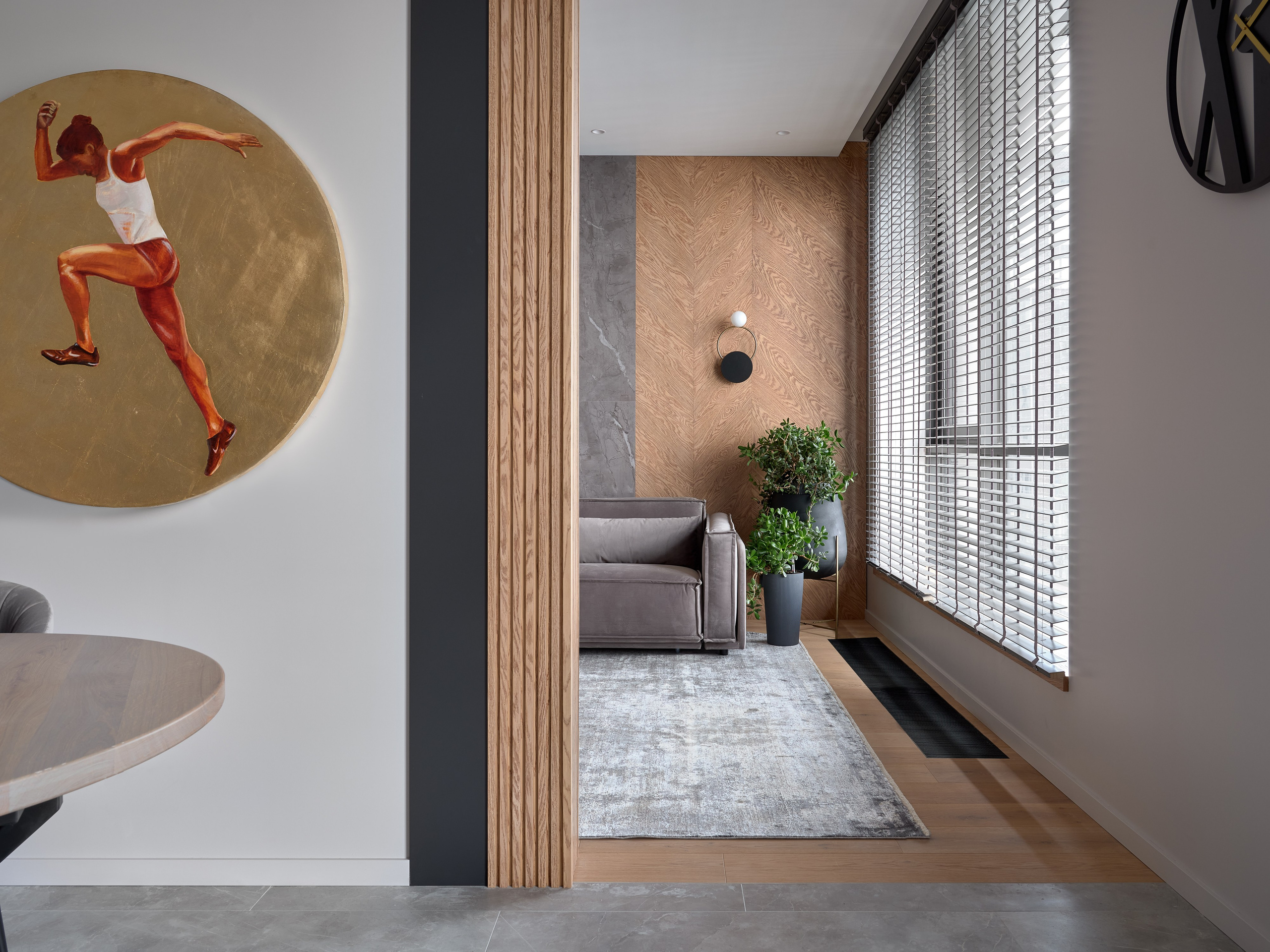 Монохром и деревянные акценты. Фотограф Наталья Вершинина