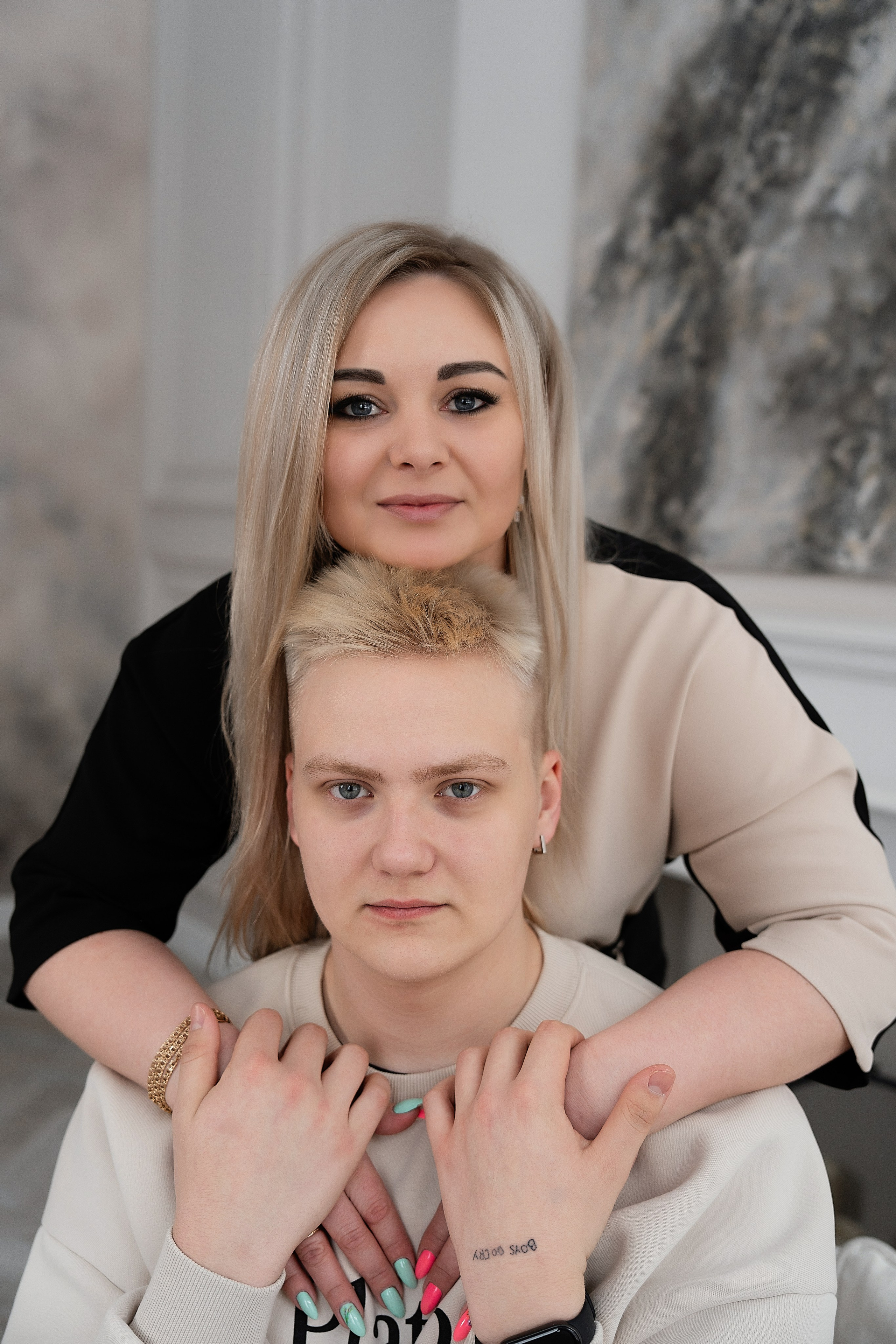 Валентина и сын. Главная