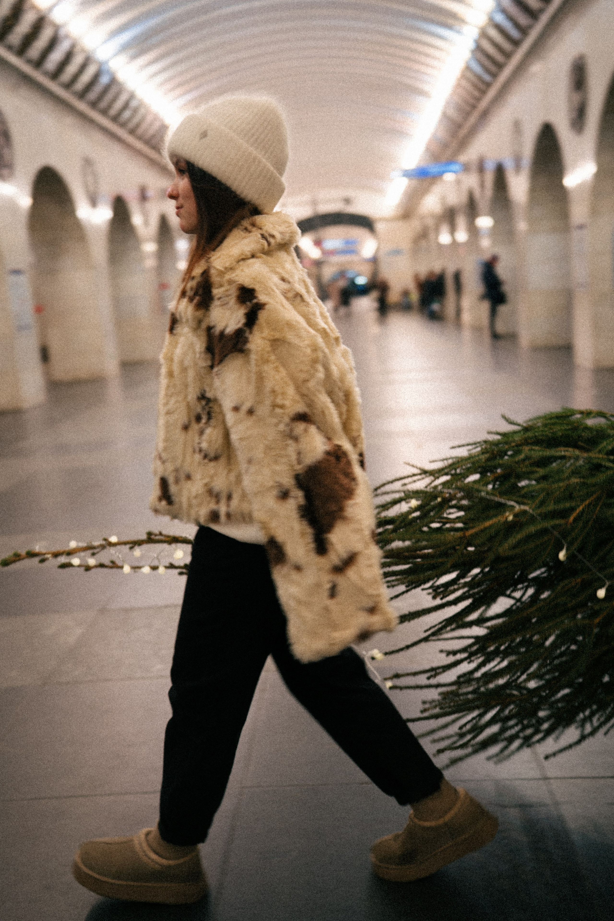 НОВОГОДНЯЯ ПРОГУЛКА ПАРЫ ПО ЧЕРНЫШЕВСКОЙ ПЕРЕД НОВЫМ ГОДОМ. Профессиональный фотограф, Санкт-Петербург — Виктория Богомолова