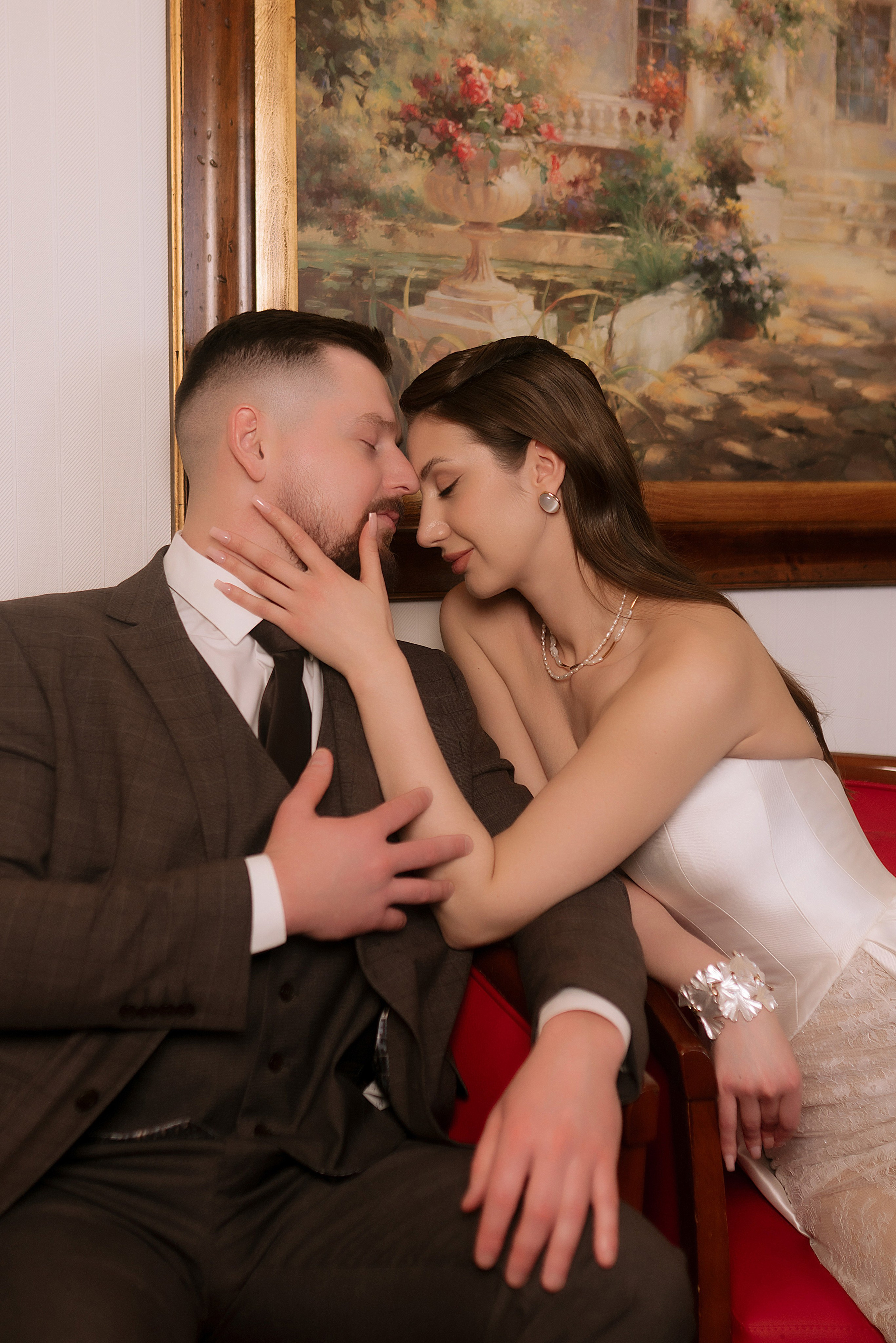 Утро жениха и невесты | Арина и Игорь в отеле Арт-бутик в Воронеже. Фотограф Карина Шмулёва. Воронеж и область