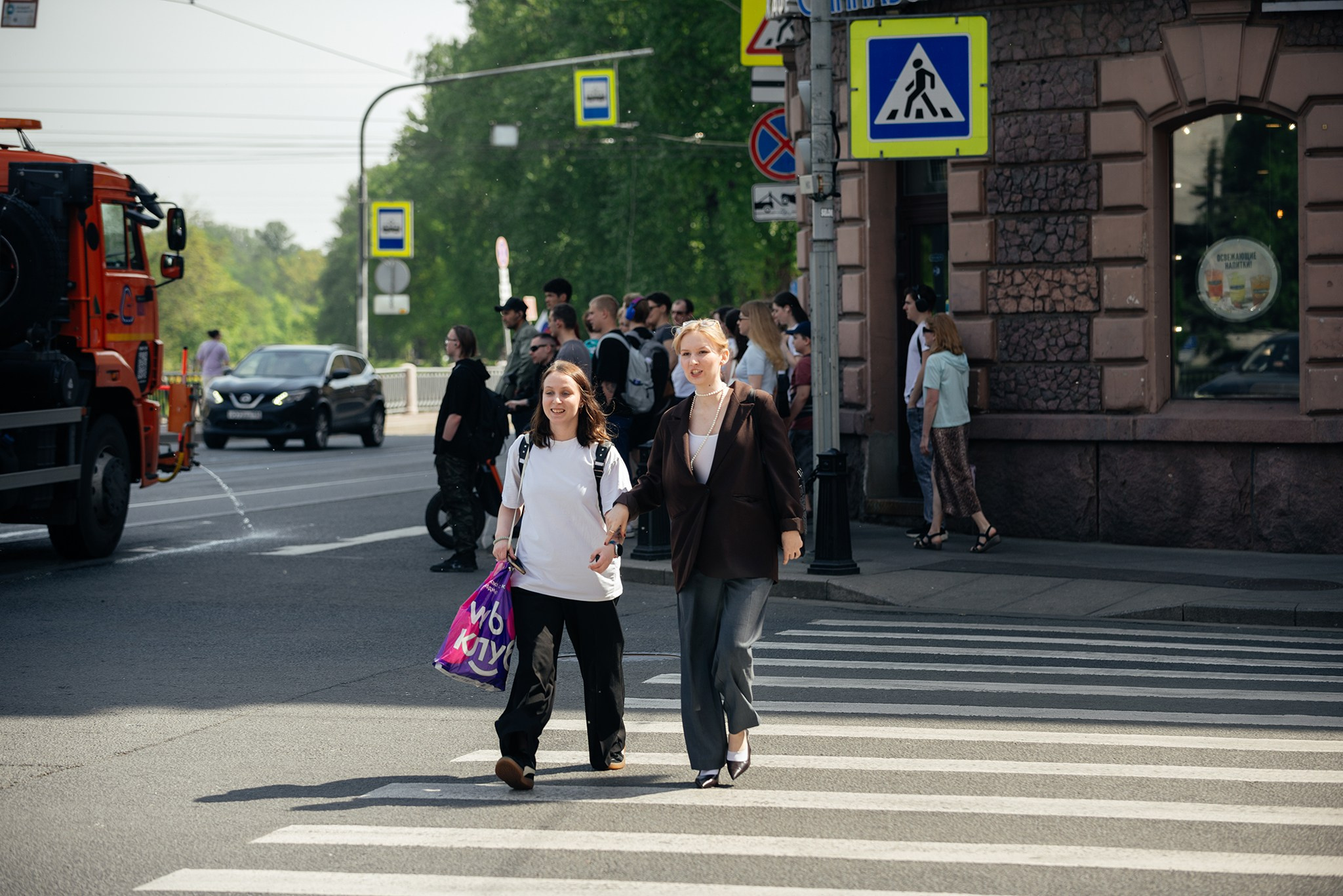 Уличная съёмка. Петроградка. Май 26. Репортажный фотограф в Санкт-Петербурге Анастасия Клёпова