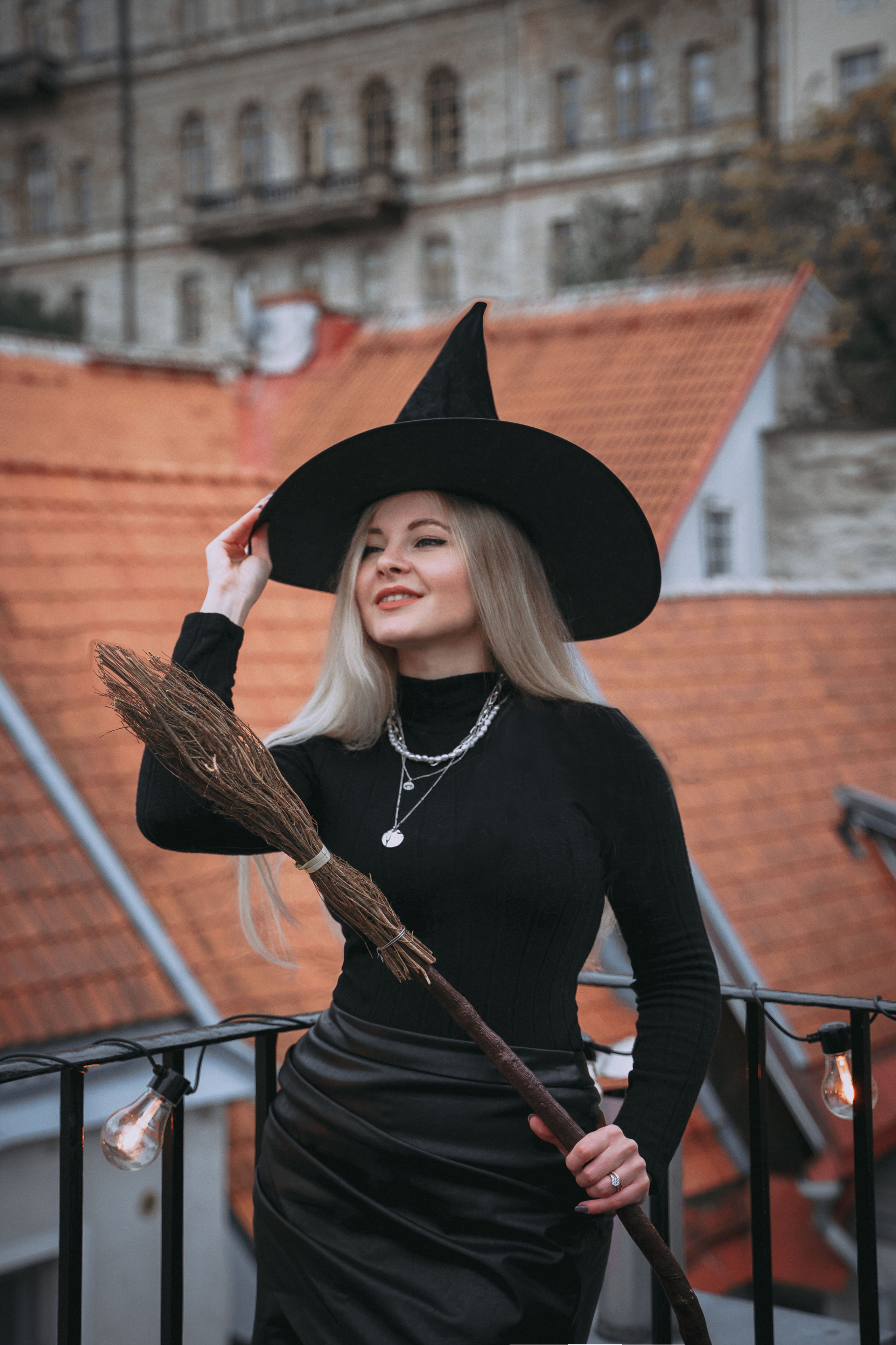 Чаепитие на крыше дома в котором сам чёрт свадьбу гулял. Фотограф в Мельбурне Анастасия Перова