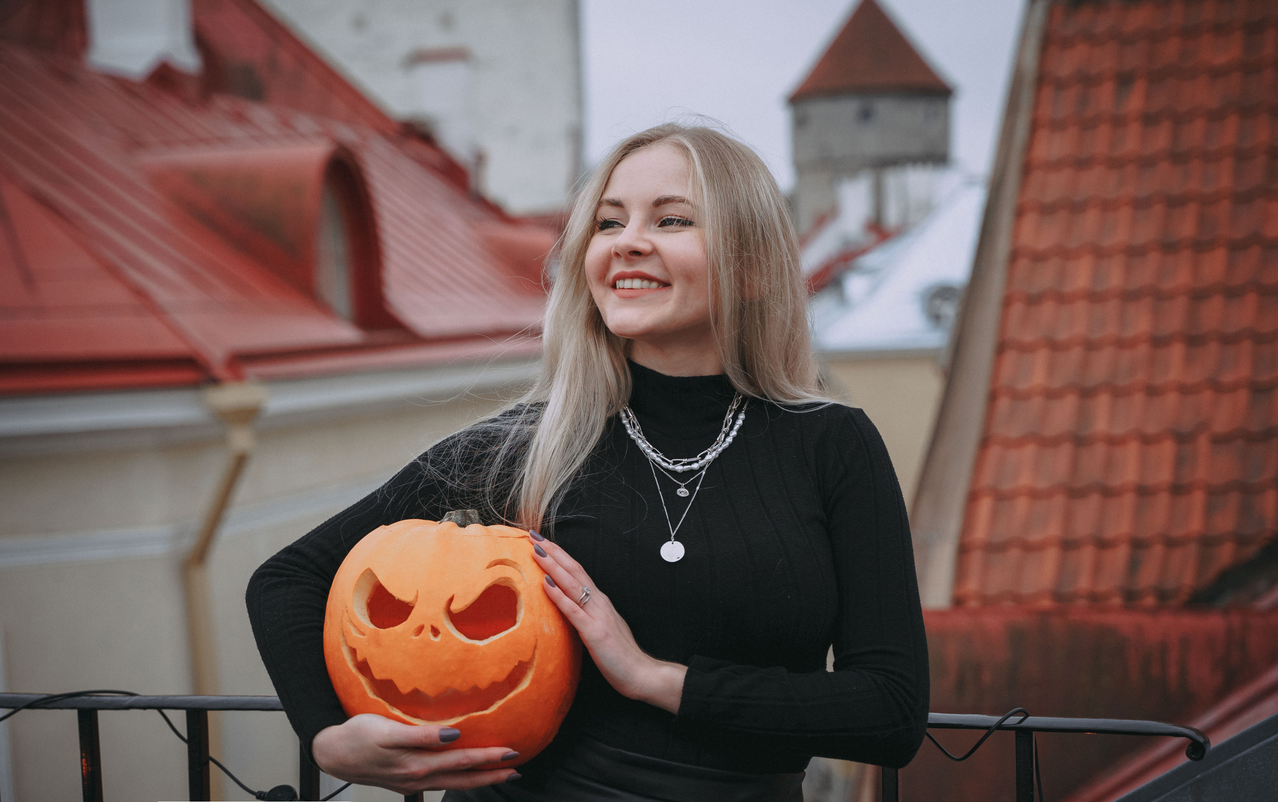 Чаепитие на крыше дома в котором сам чёрт свадьбу гулял. Фотограф в Мельбурне Анастасия Перова