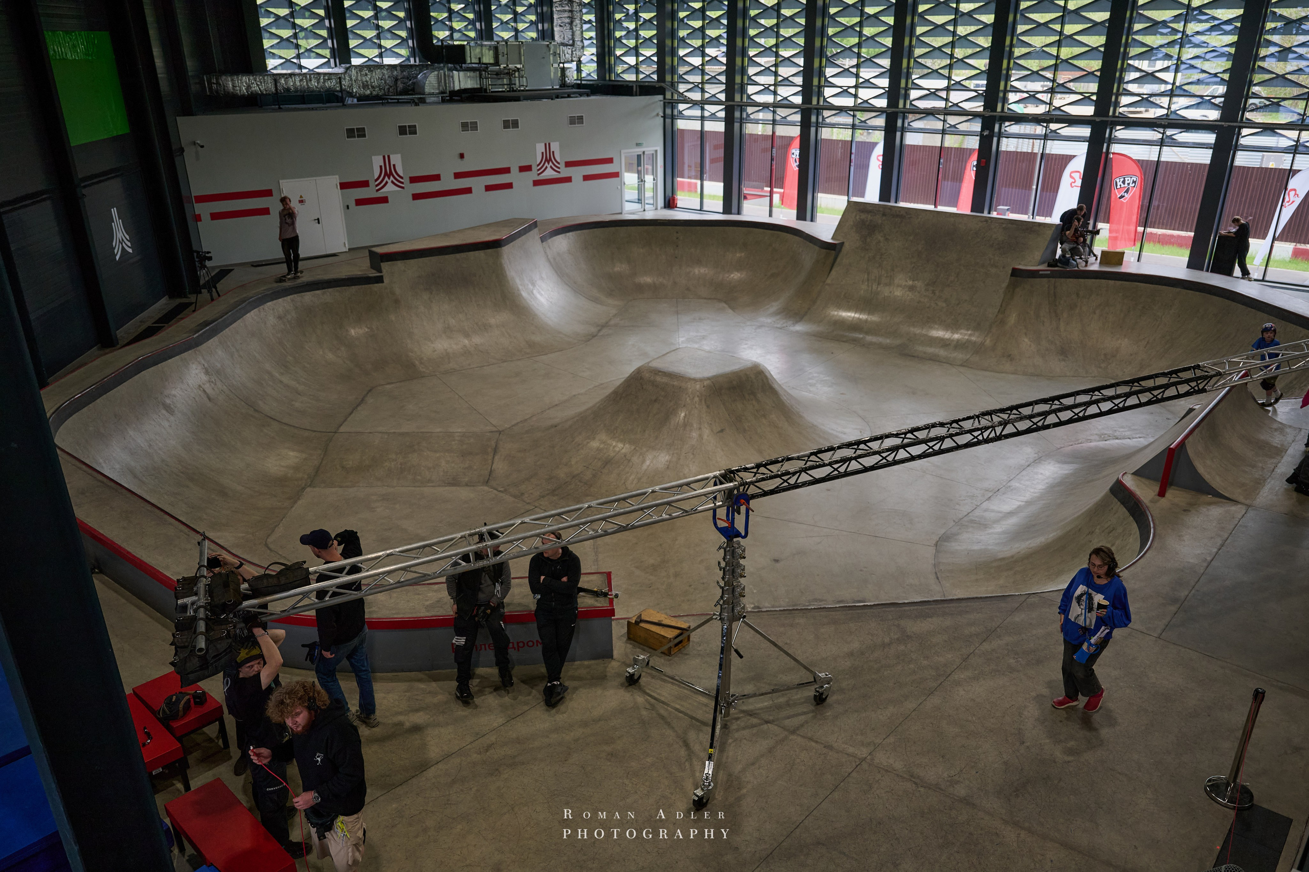 Репортаж со съёмок фильма «Своя в доску». Фотограф Роман Адлер