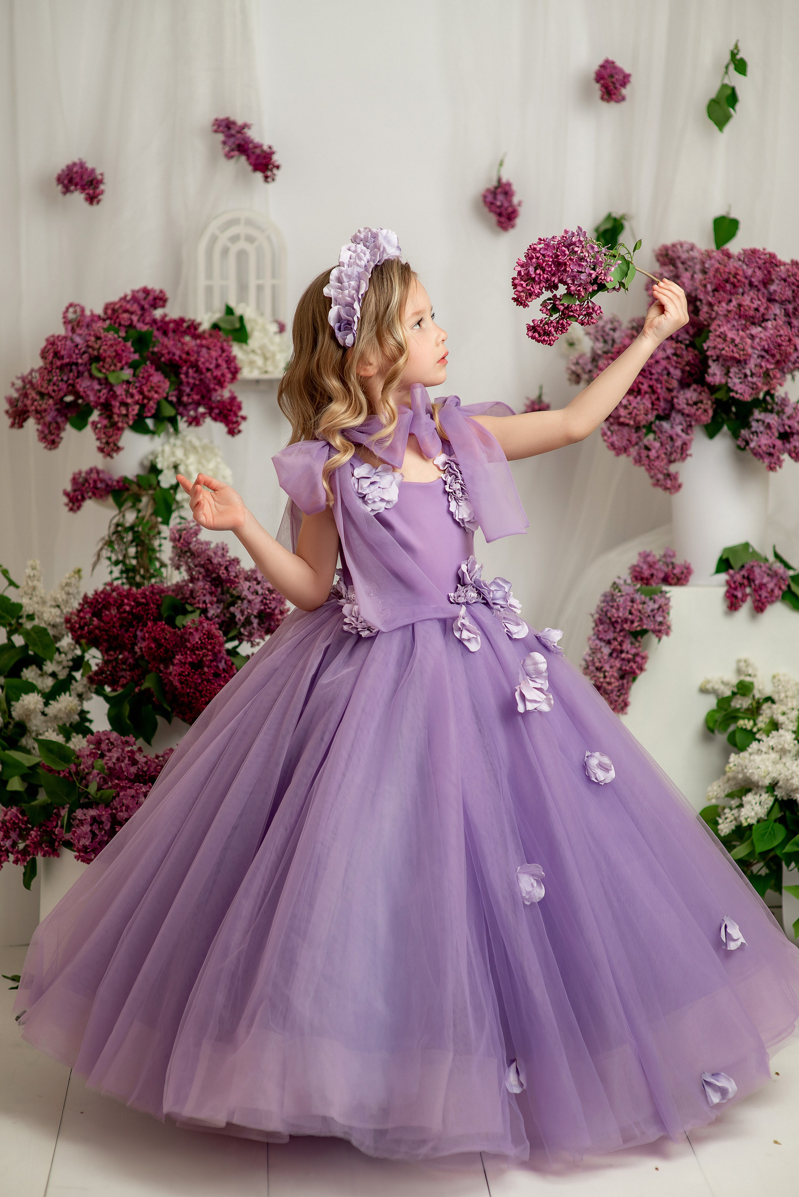 Полиночка в желтом и сиреневом платьях. Семейный и детский фотограф Наталья Горда