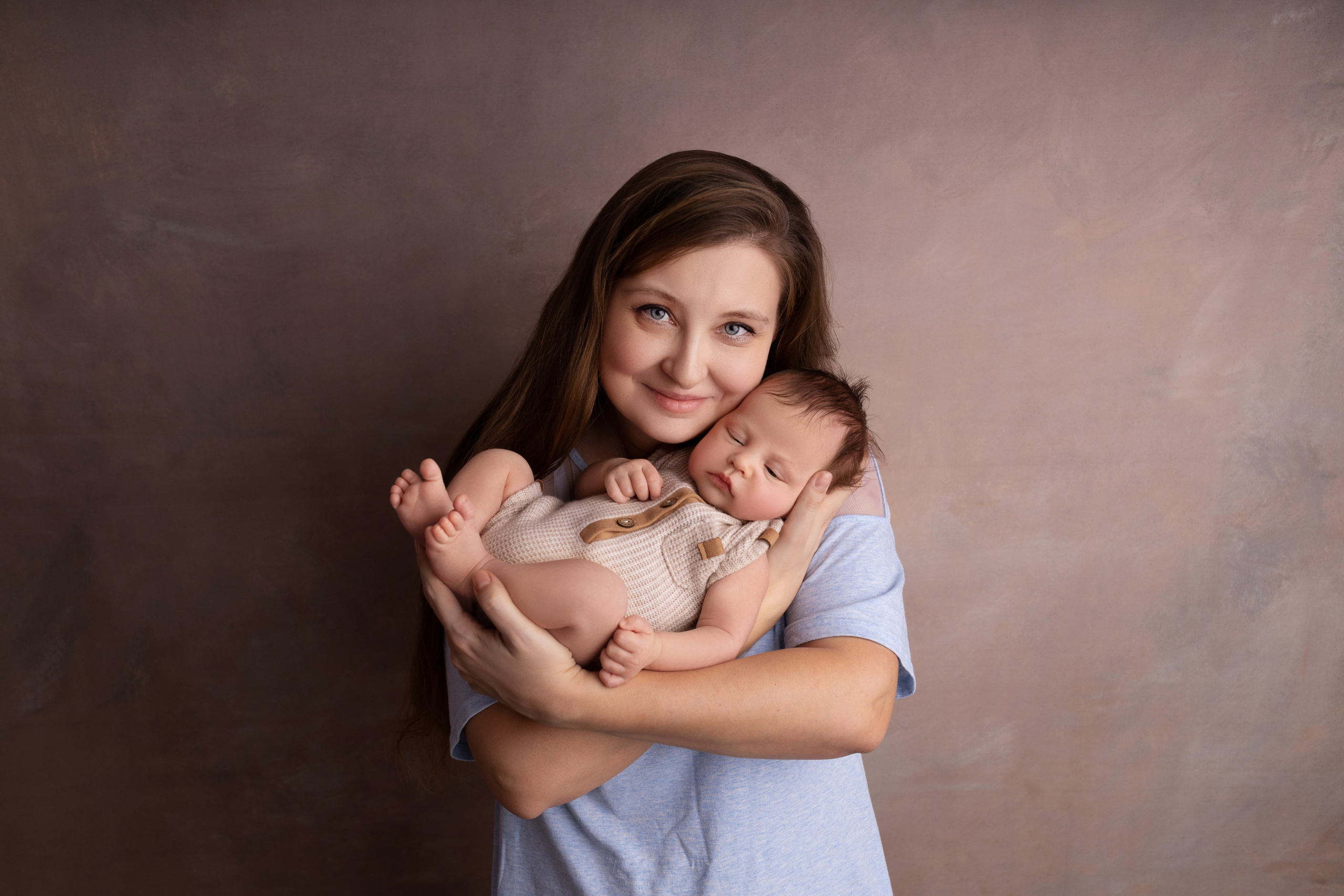 Семейные кадры от Elvira Kamaeva. Фотограф новорожденных малышей в Омске и Омской области Эльвира Камаева