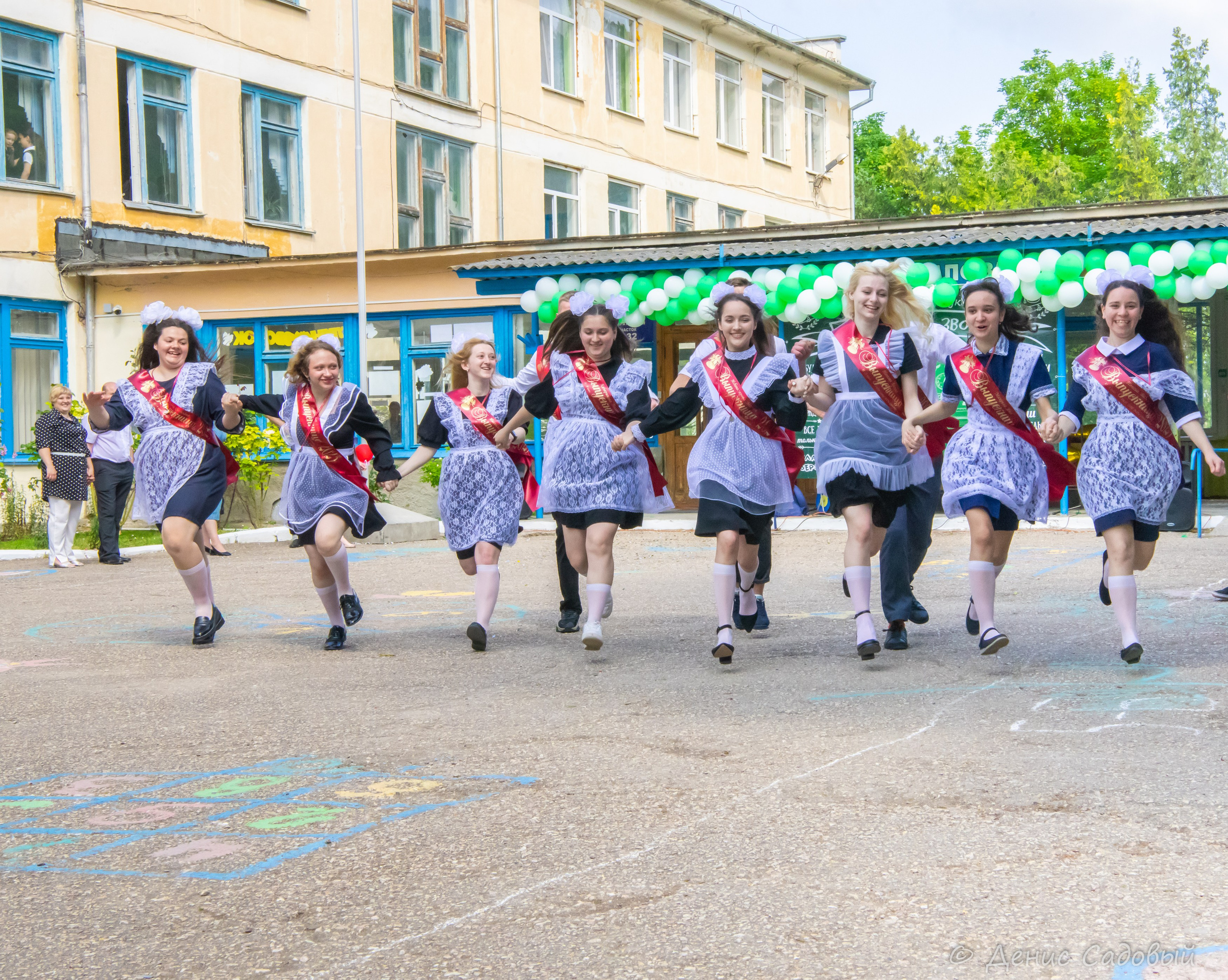 Последний звонок 11 класс школа № 17. Денис Садовый фотограф Севастополь