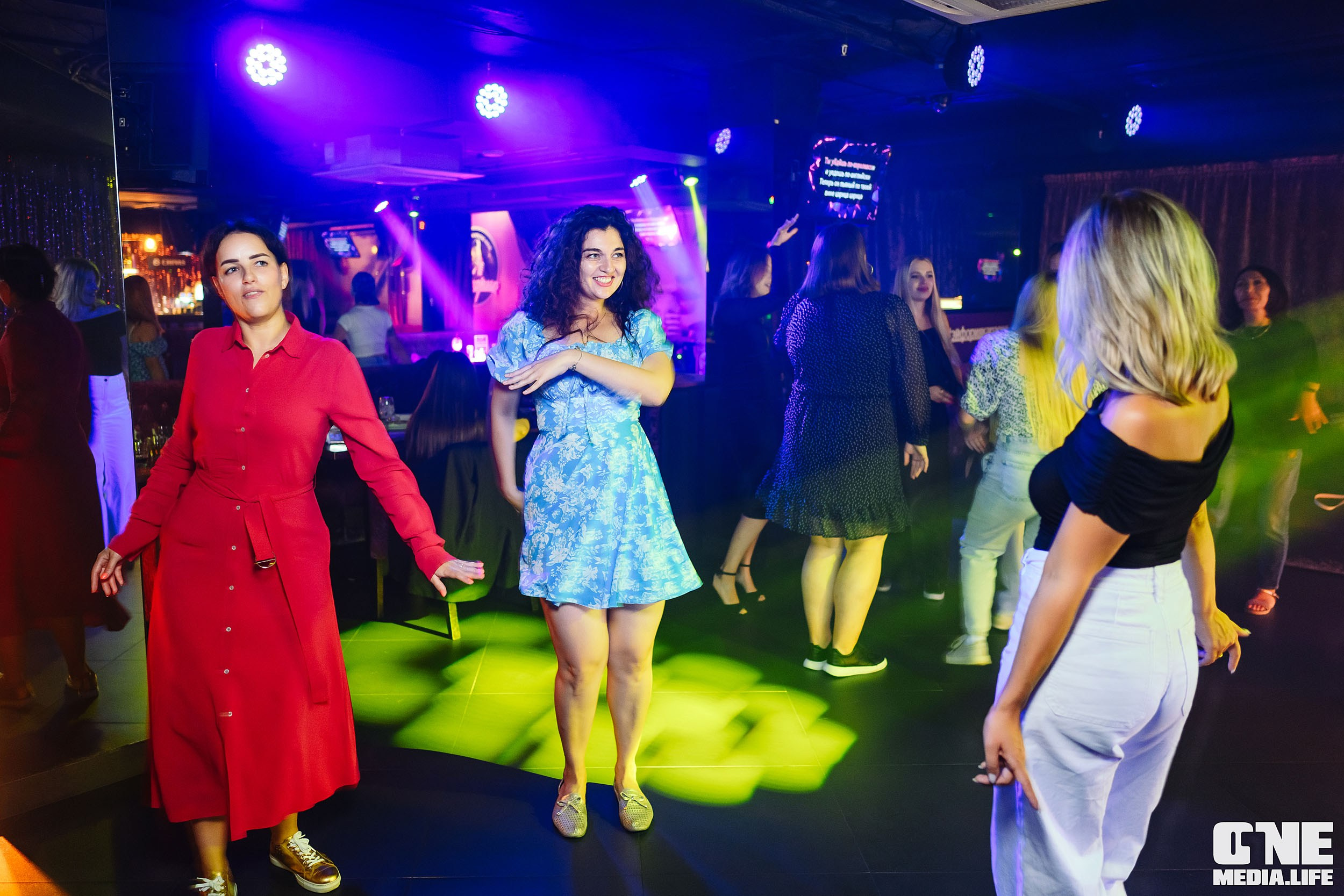 Фоторепортаж из караоке-клуба Эйфория. One Media Life: фоторепортажи, фотоотчеты с мероприятий и заведений