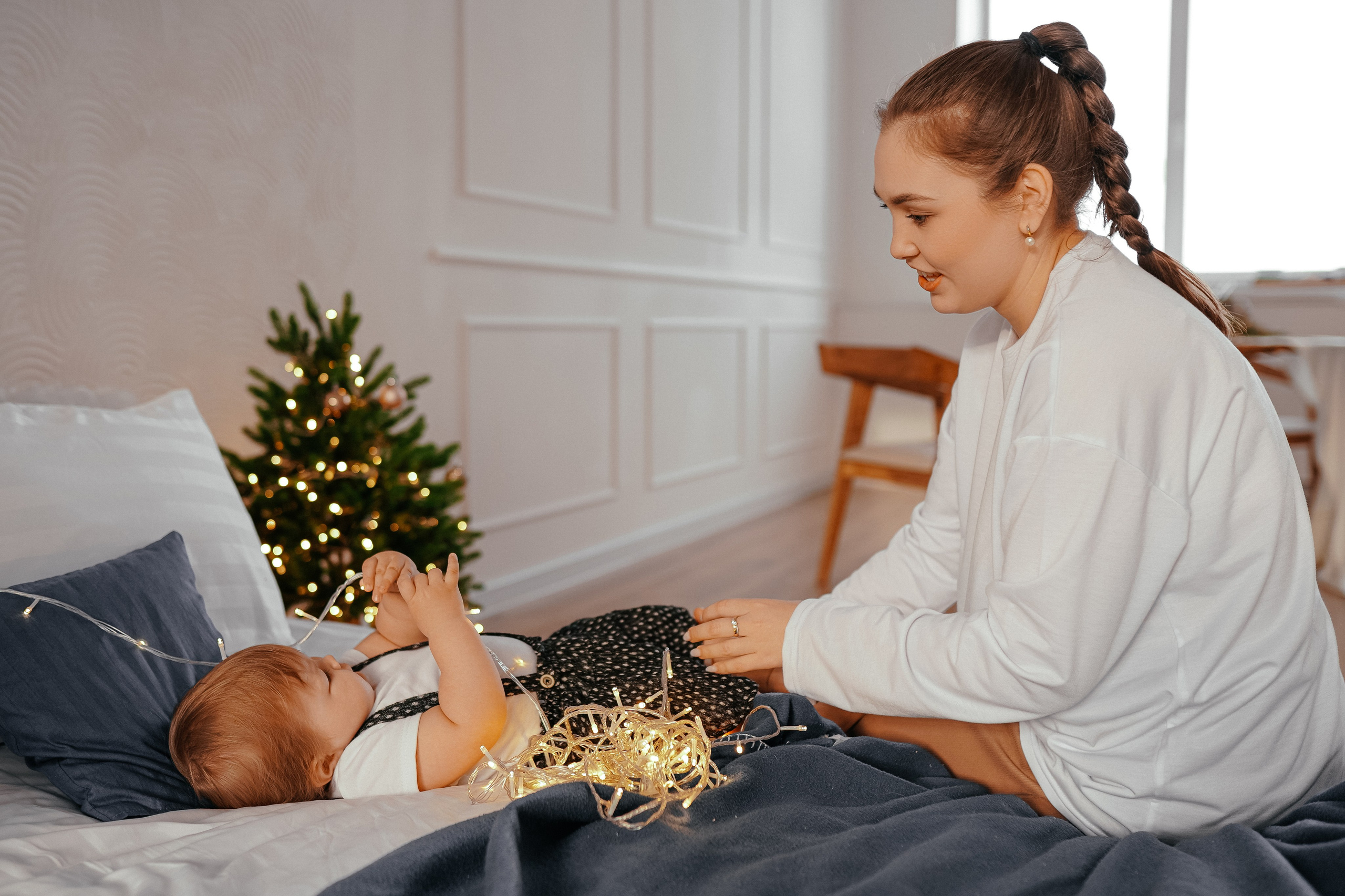 Семейная новогодняя фотосъемка в студии. Фотограф Ким Наталья в Красноярске