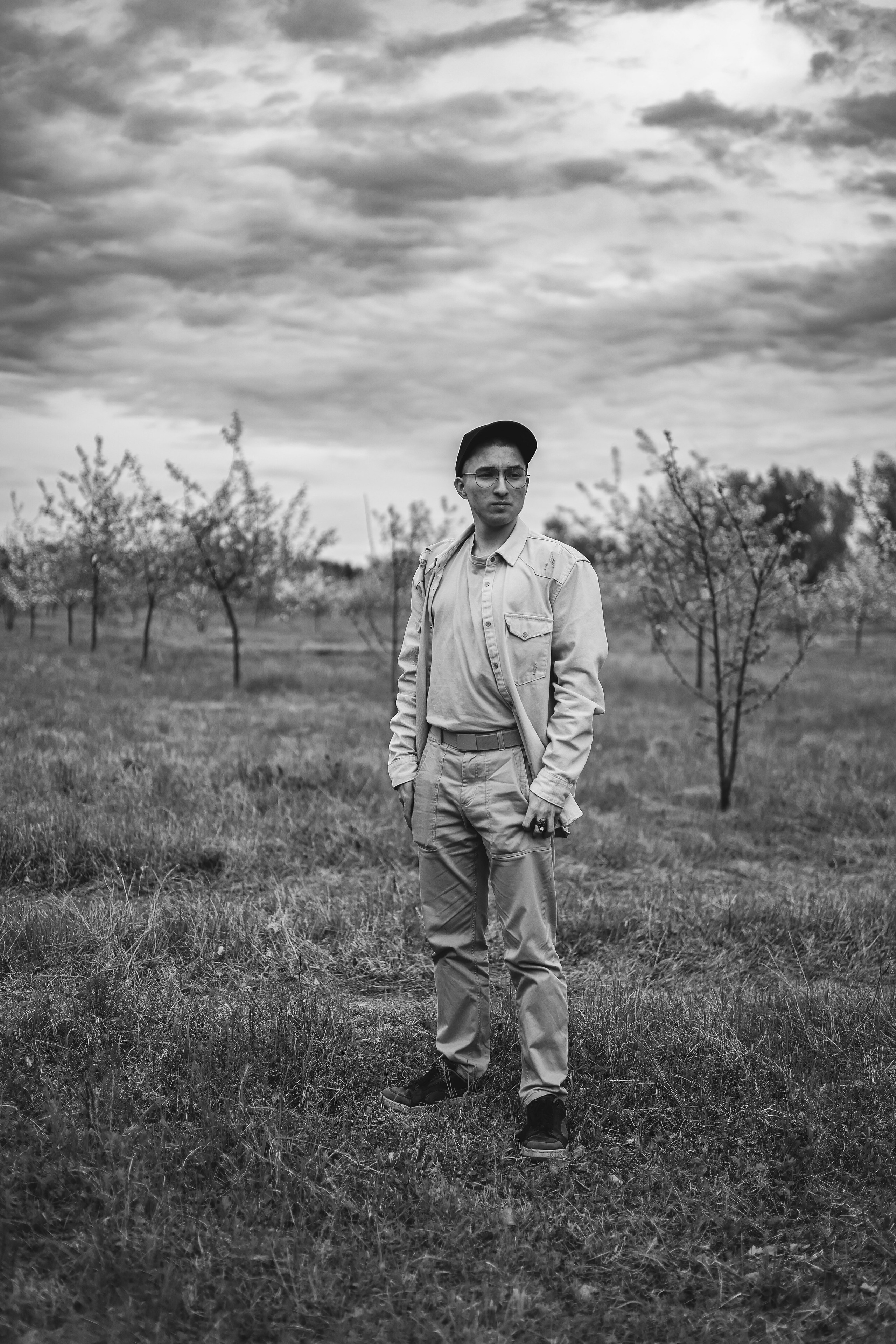 МУЖСКИЙ ПОРТРЕТЫ УЛИЦА. Фотограф Красноярск съемки лавстори, фотосессия в студии, портретная съемка, творческие фотосессии