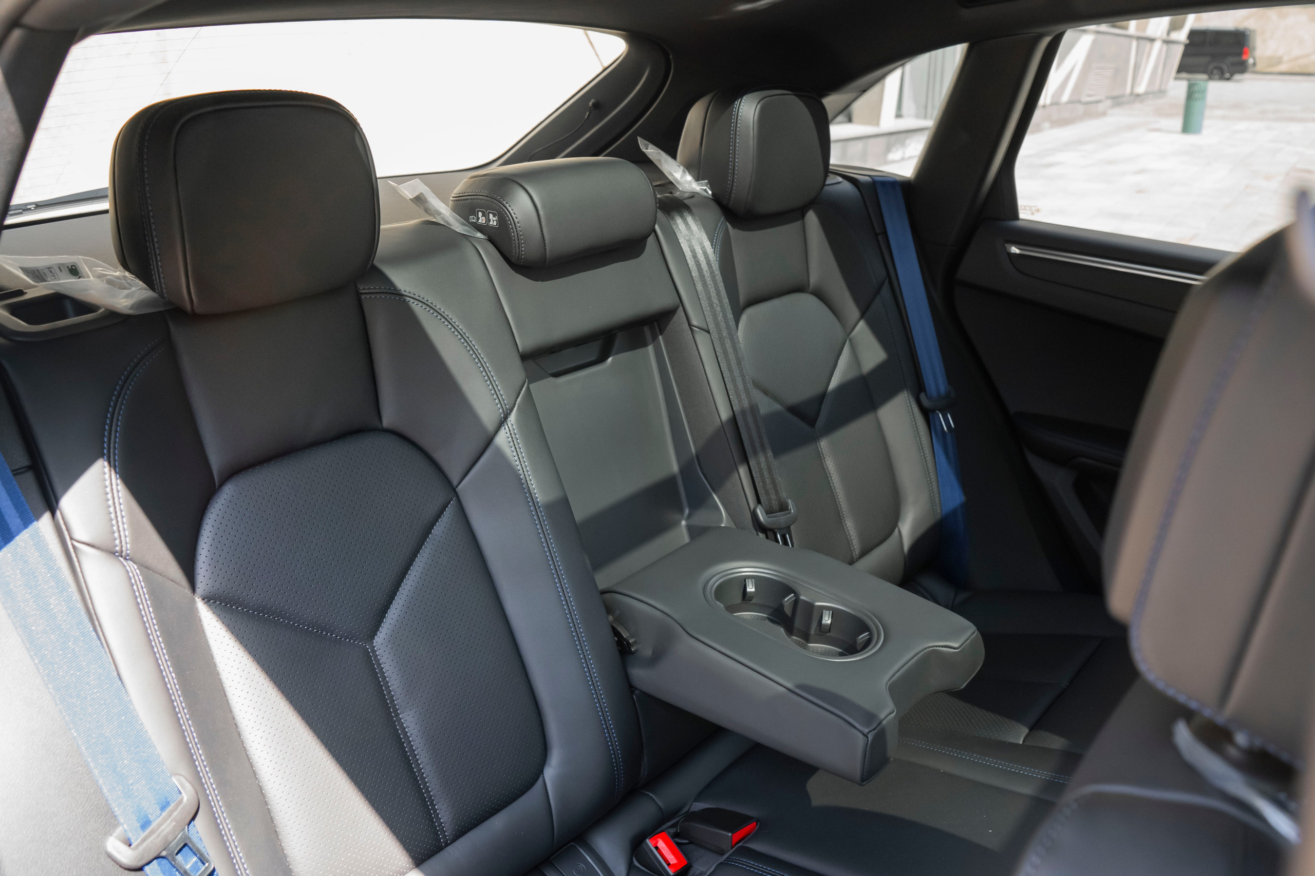 Porsche Macan. Автомобильный фотограф Ногинск Денис Городок