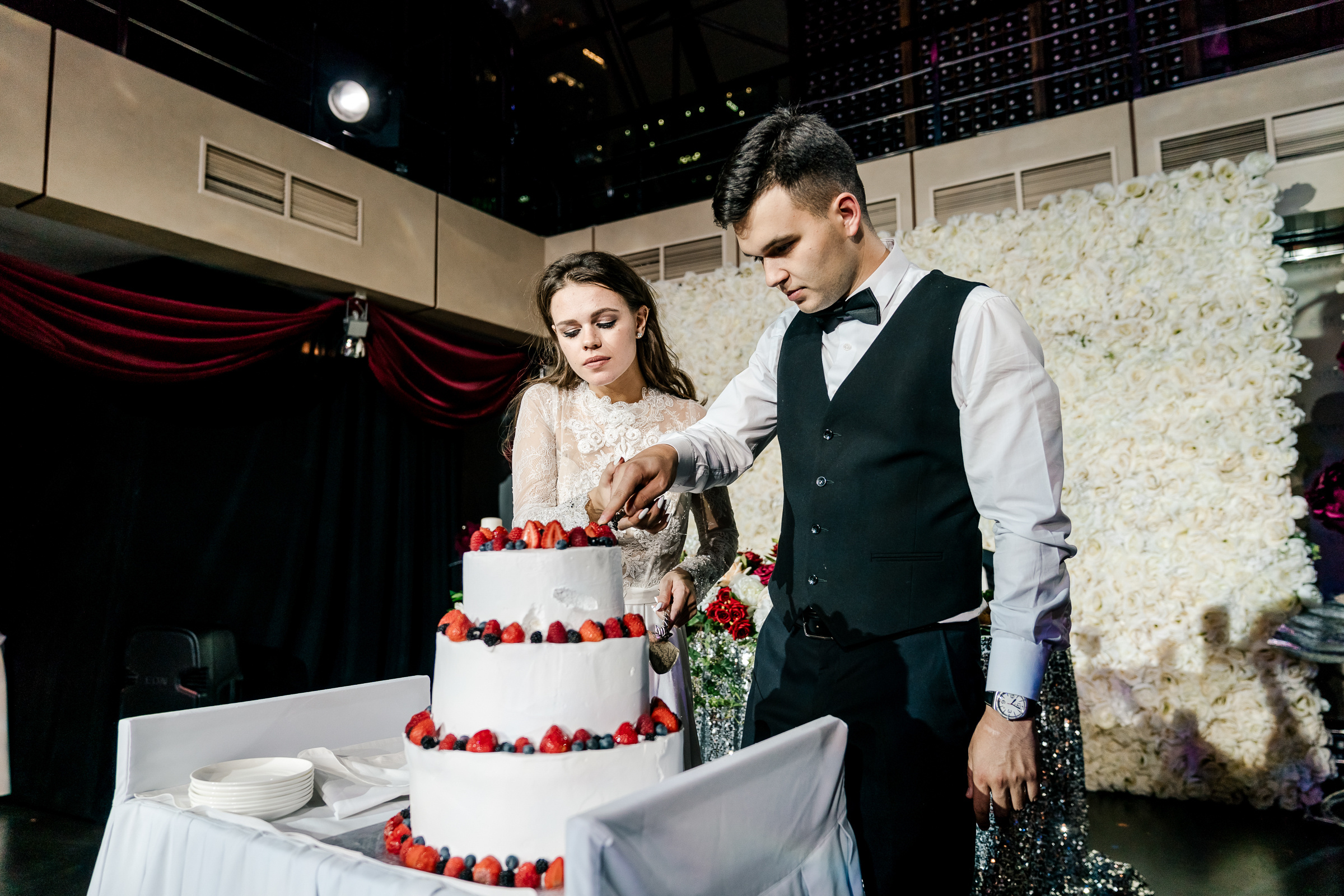 Вадим и Кристина. Свадебный фотограф и видеограф Дмитрий Горяченков