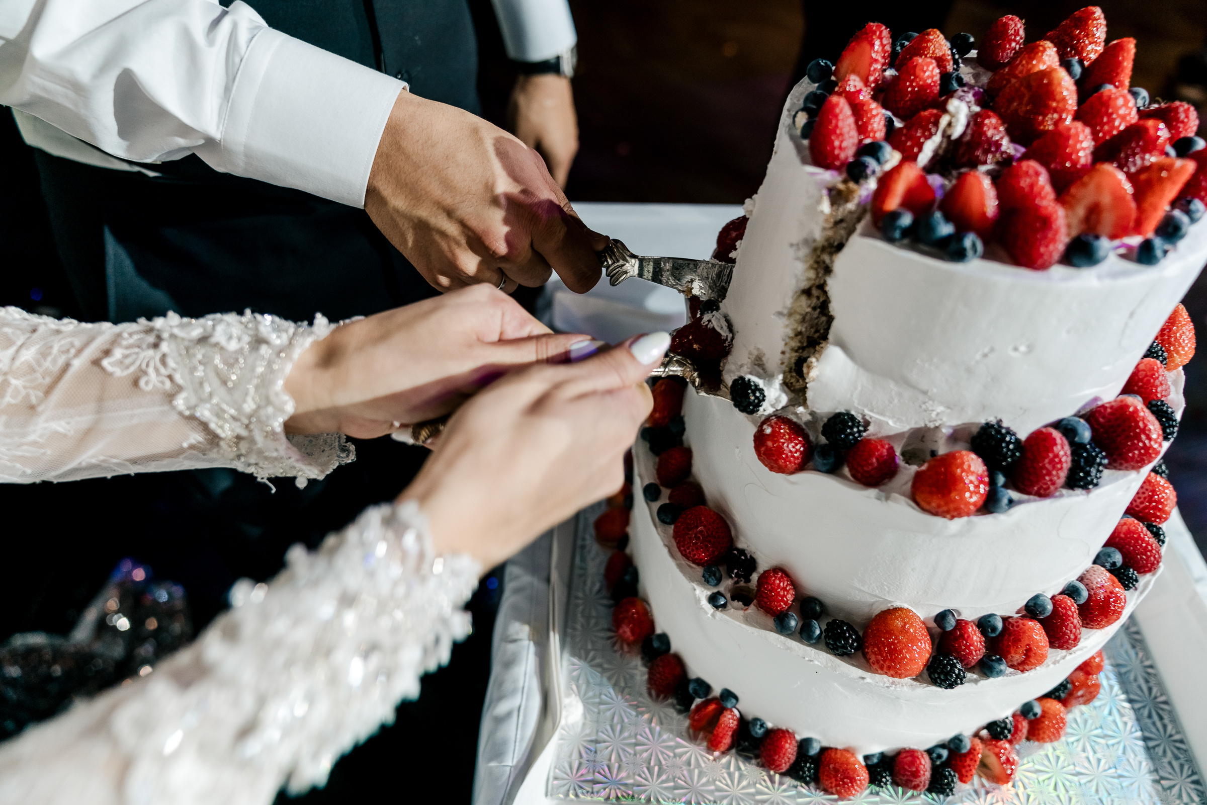 Вадим и Кристина. Свадебный фотограф и видеограф Дмитрий Горяченков