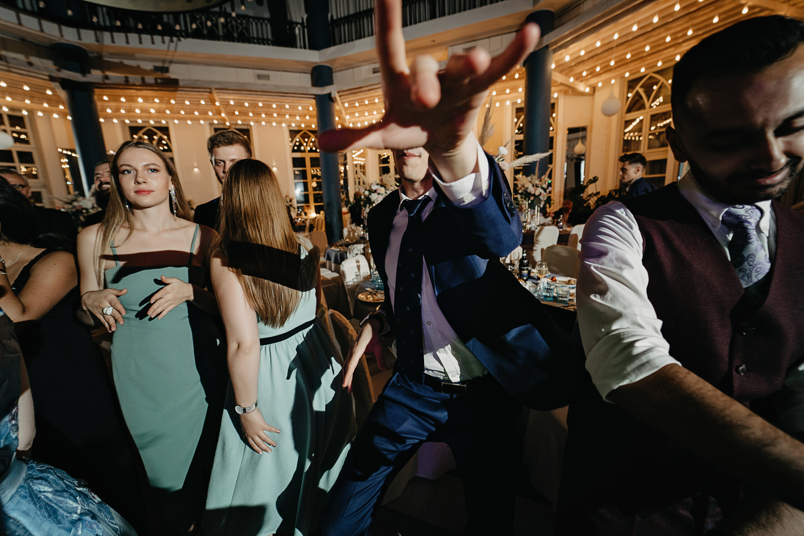 Александр и Виктория. Свадебный фотограф и видеограф Дмитрий Горяченков