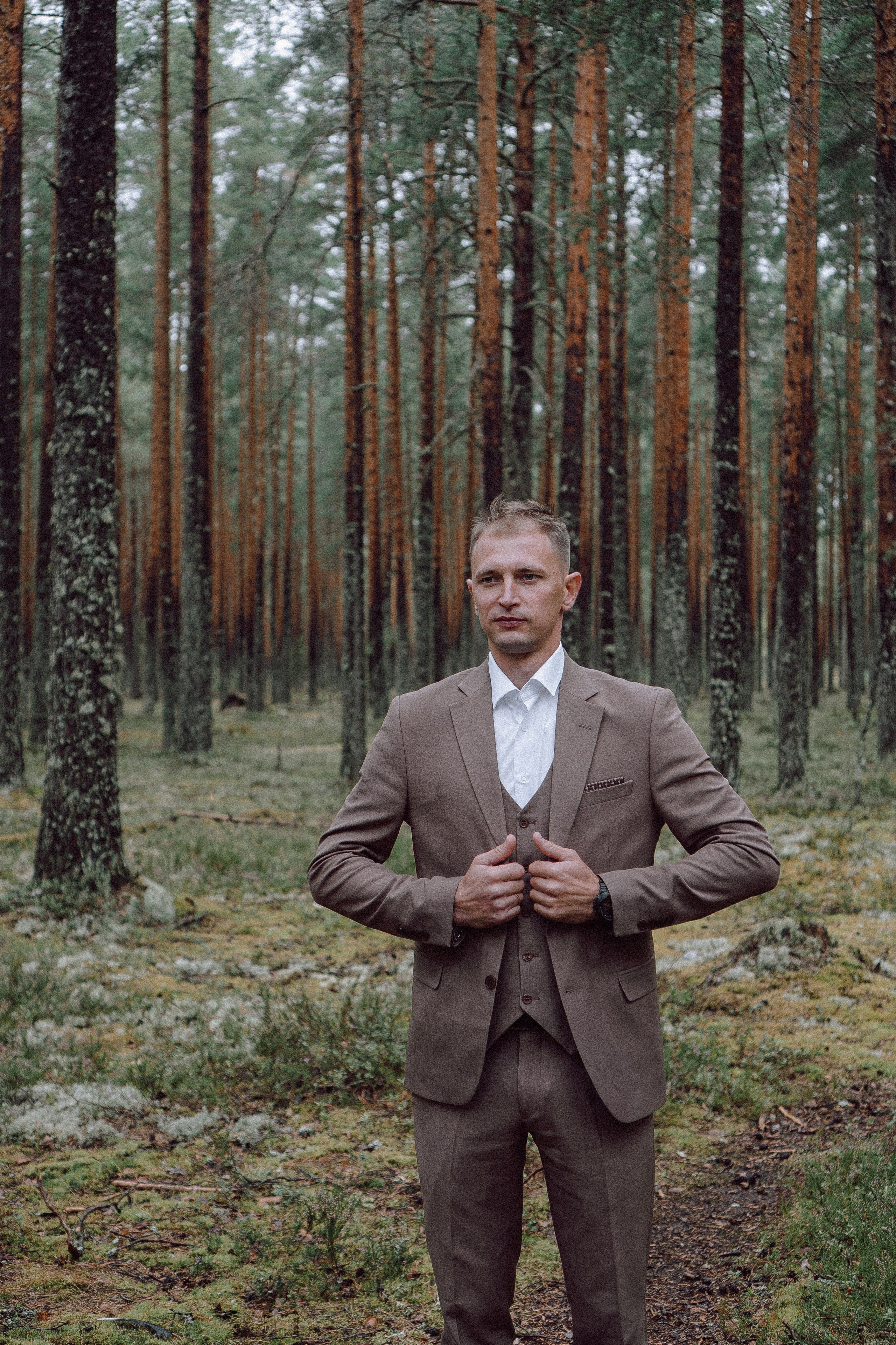 СВАДЕБНАЯ ФОТОСЕССИИЯ ПАРЫ В ГОРОДЕ ПРИОЗЕРСК В СОСНОВОМ ЛЕСУ И С ПИКАПОМ. Профессиональный фотограф, Санкт-Петербург — Виктория Богомолова