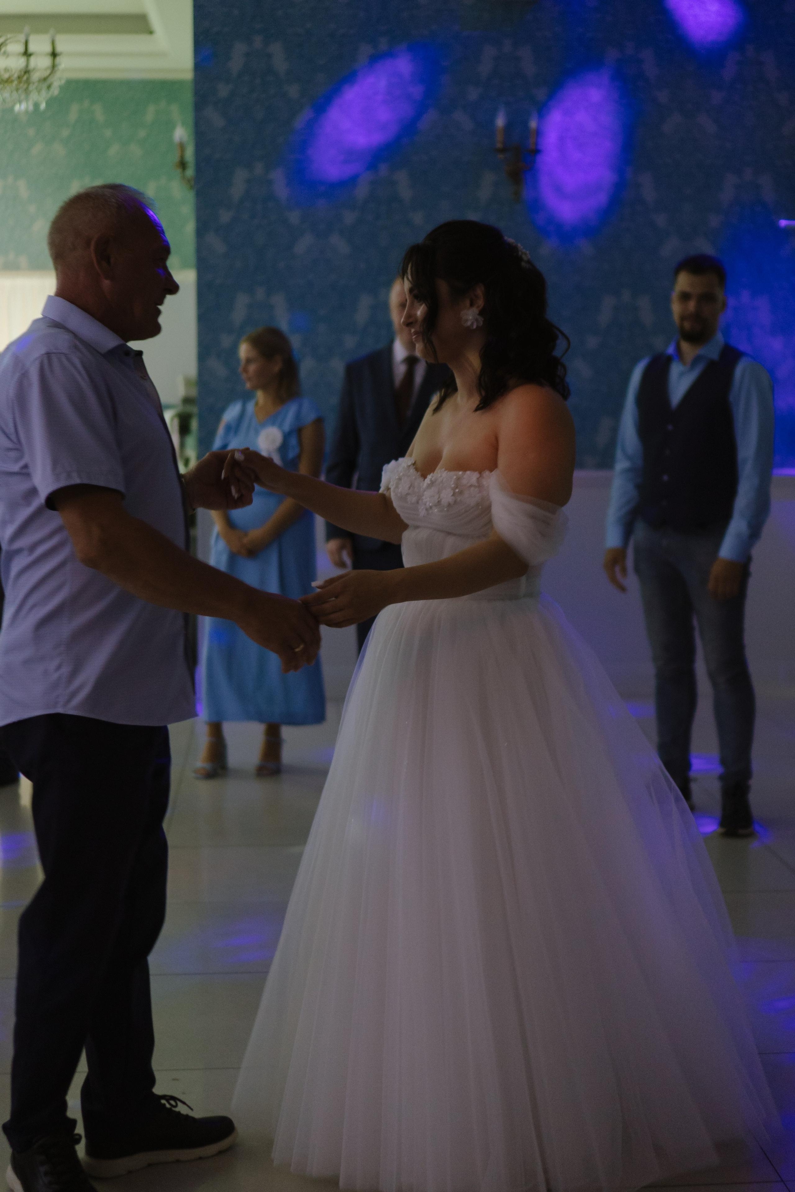 ТАНЕЦ ОТЦА И ДОЧЕРИ НА БАНКЕТЕ (СВАДЕБНАЯ ФОТОСЕСИИЯ БАНКЕТА). Профессиональный фотограф, Санкт-Петербург — Виктория Богомолова