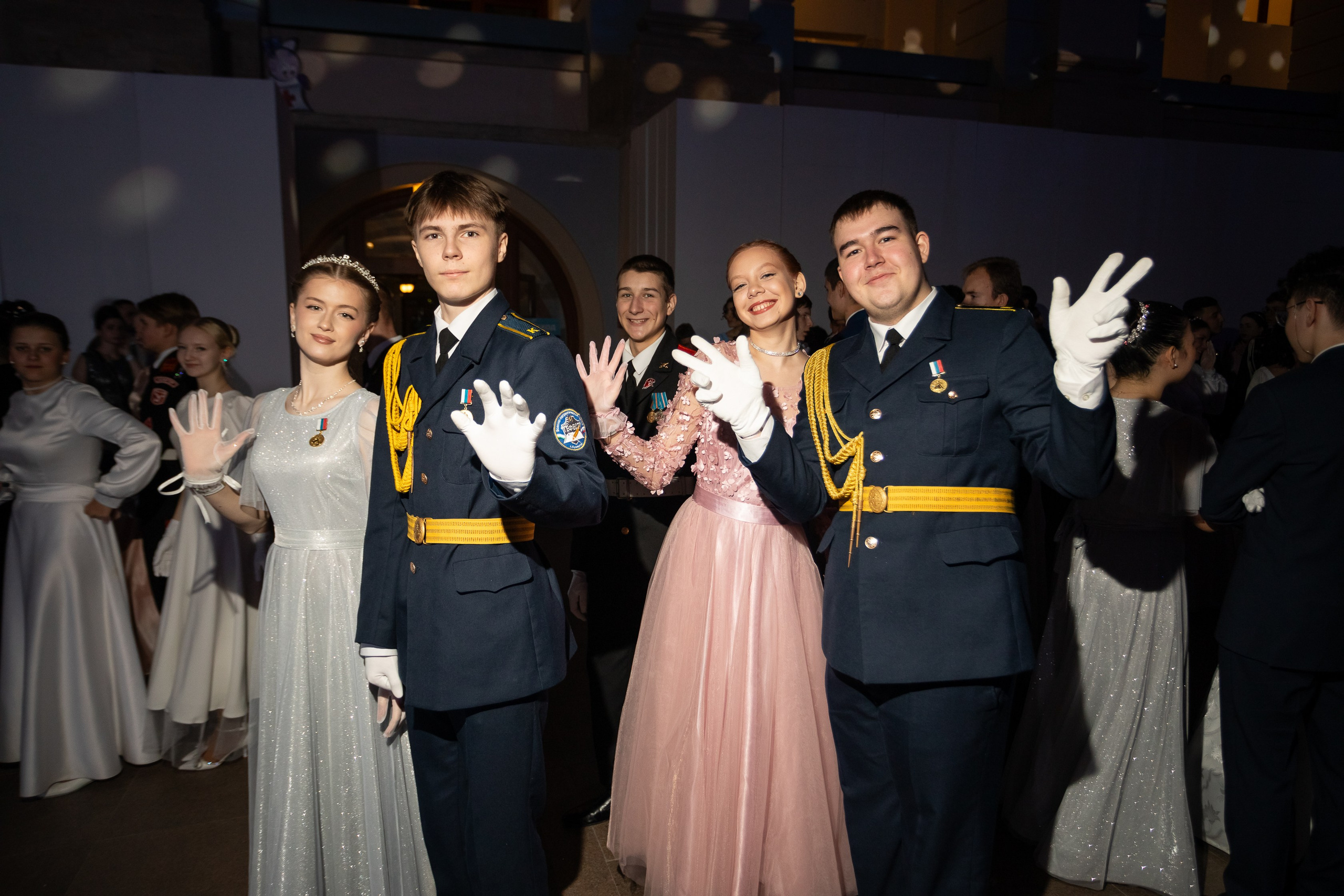 Кадетский бал. VICTOR SAPOZHNIKOV