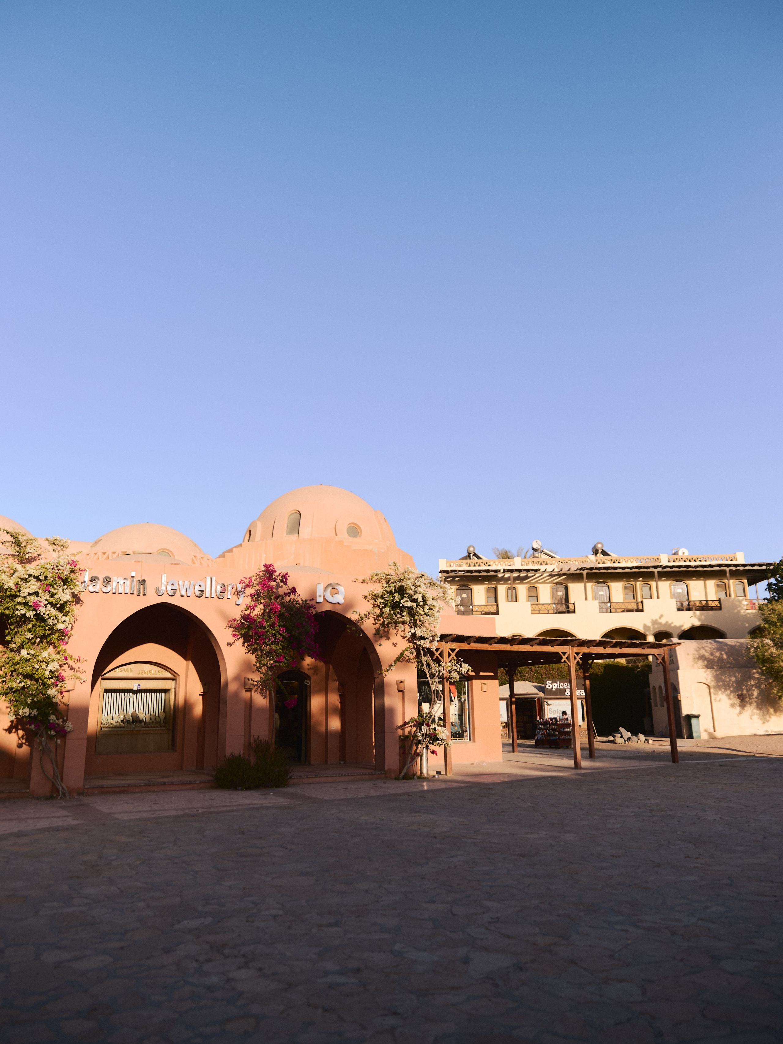 Улицы. Jorgis Talè — photographer, kind person, teacher of arts and other mag