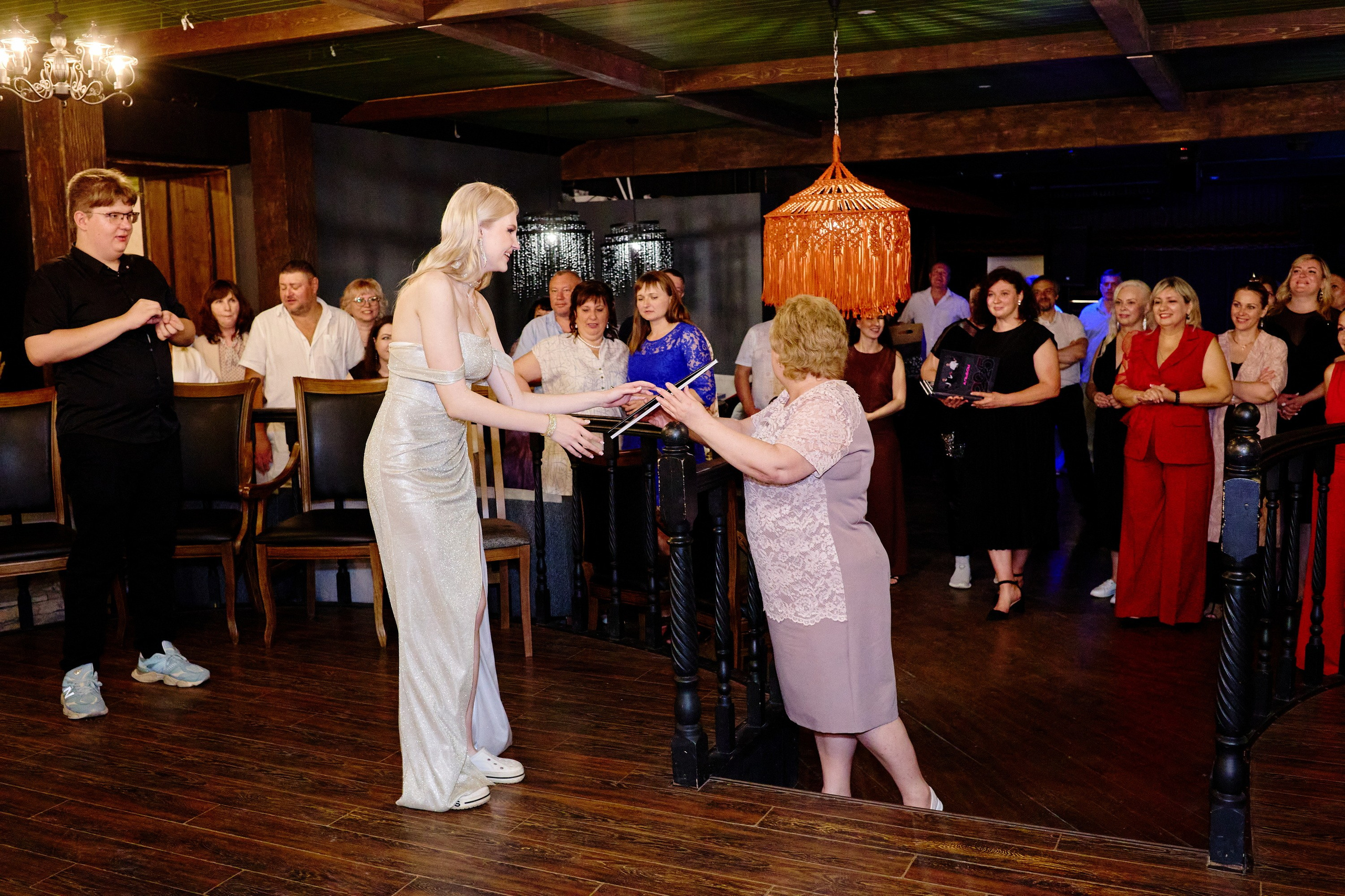 Выпускной 35 Сош. Фотограф Выпускные альбомы Таганрог Сергей Коробченко