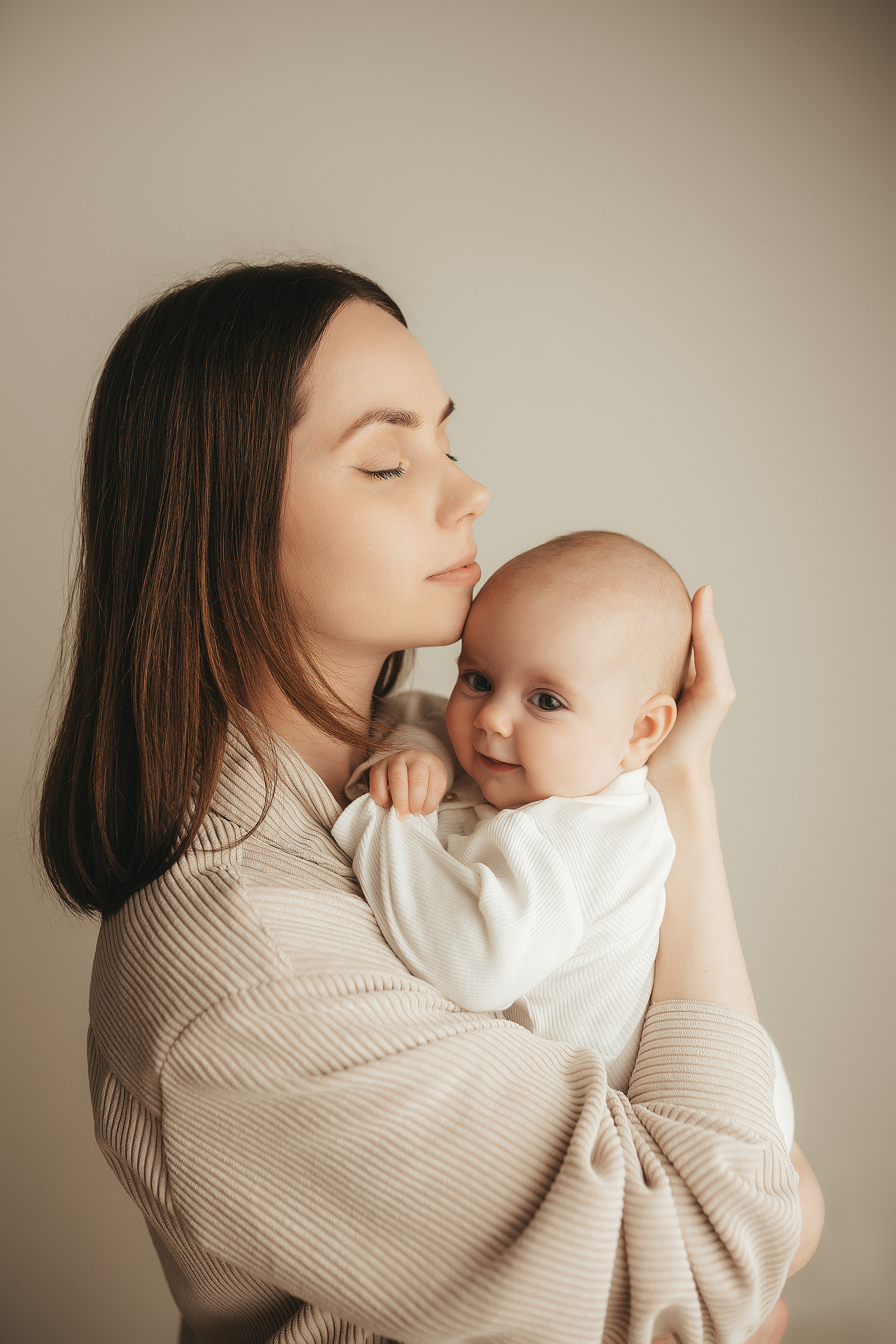 Фотосъемка новорожденных. Фотограф Крещения и Венчания в Москве