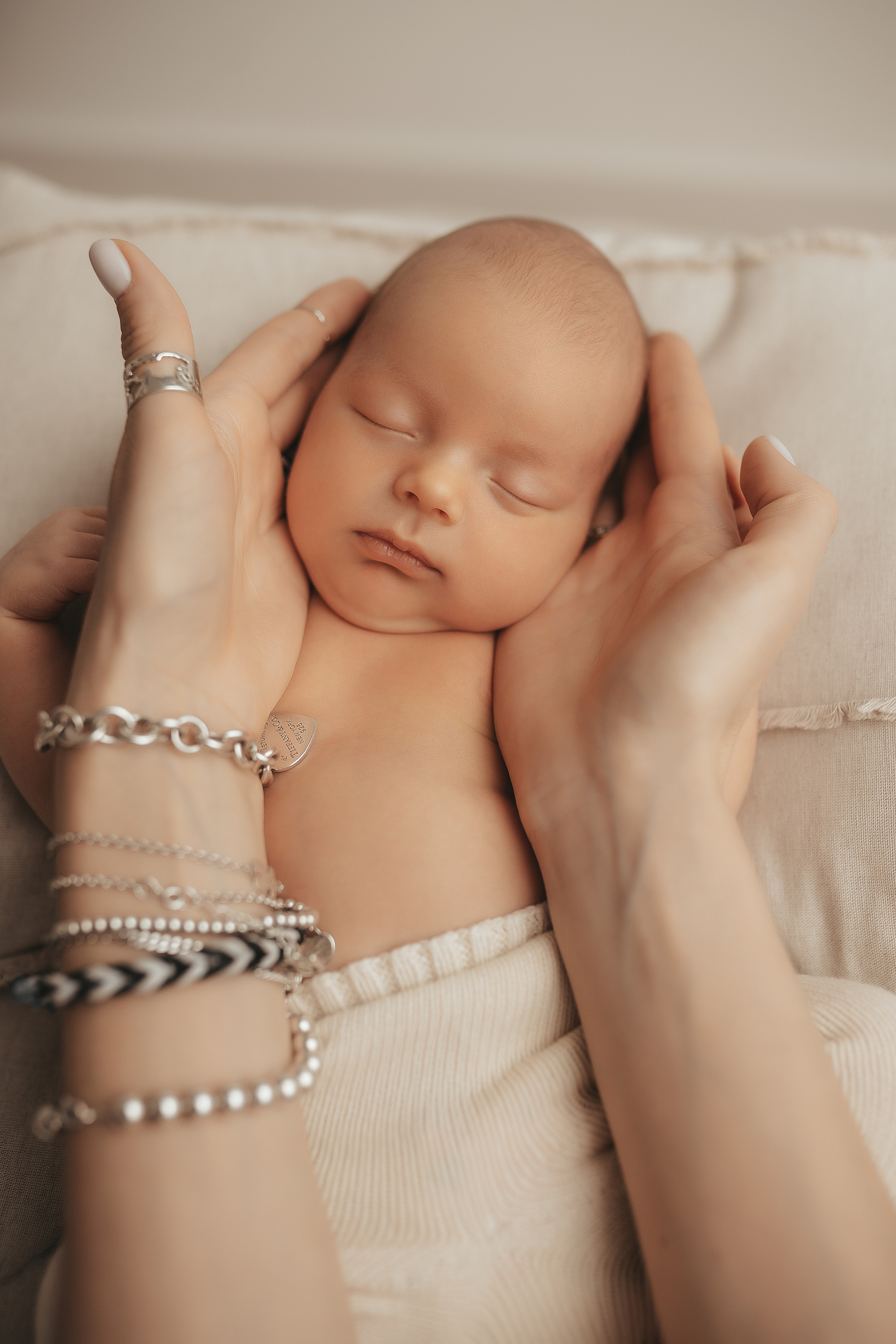 Фотосъемка новорожденных. Фотограф Крещения и Венчания в Москве