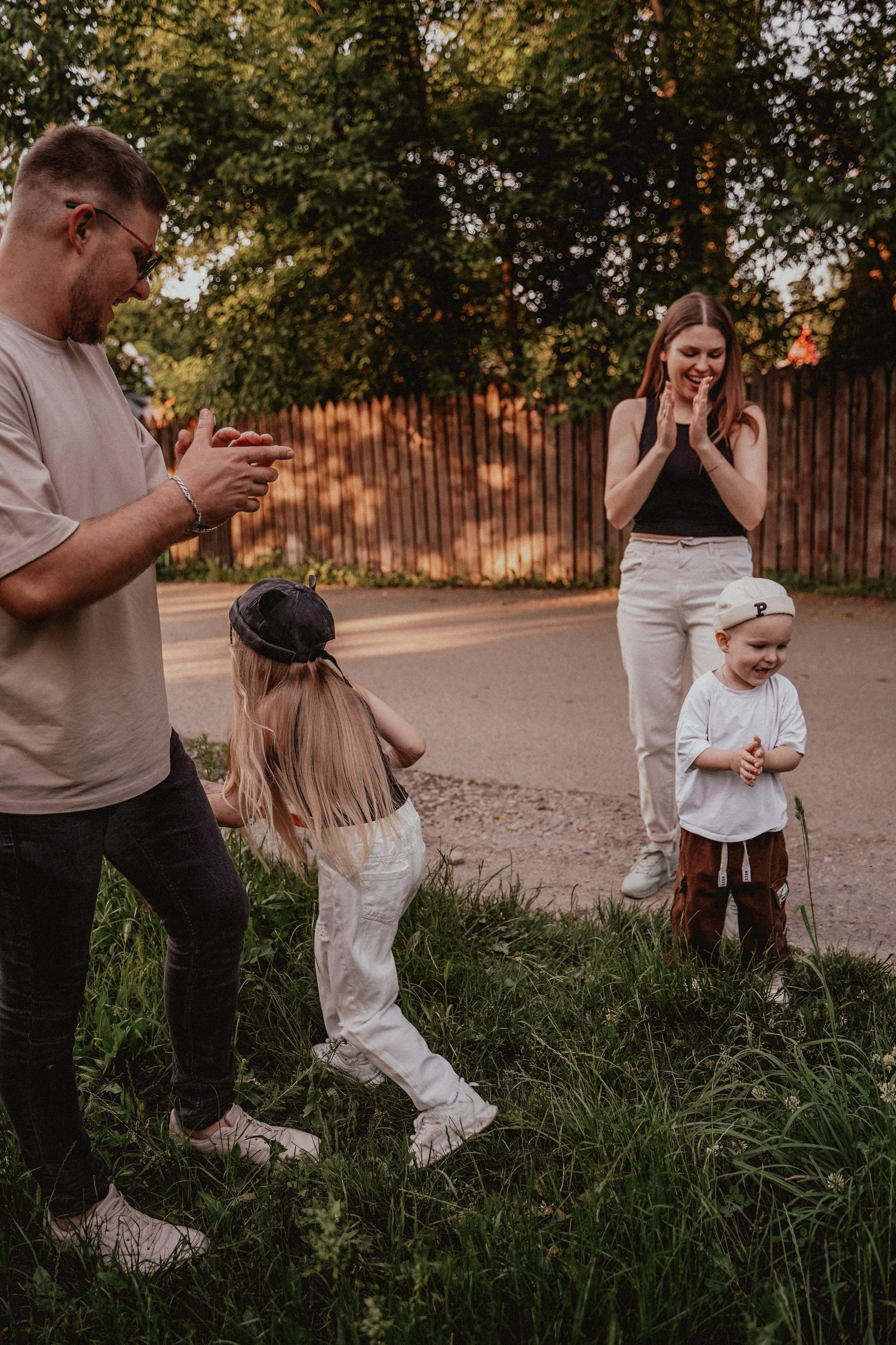 Семейная фотосессия со скейтом и самокатом. Семейный и женский фотограф в Краснодаре Анастасия Приймак