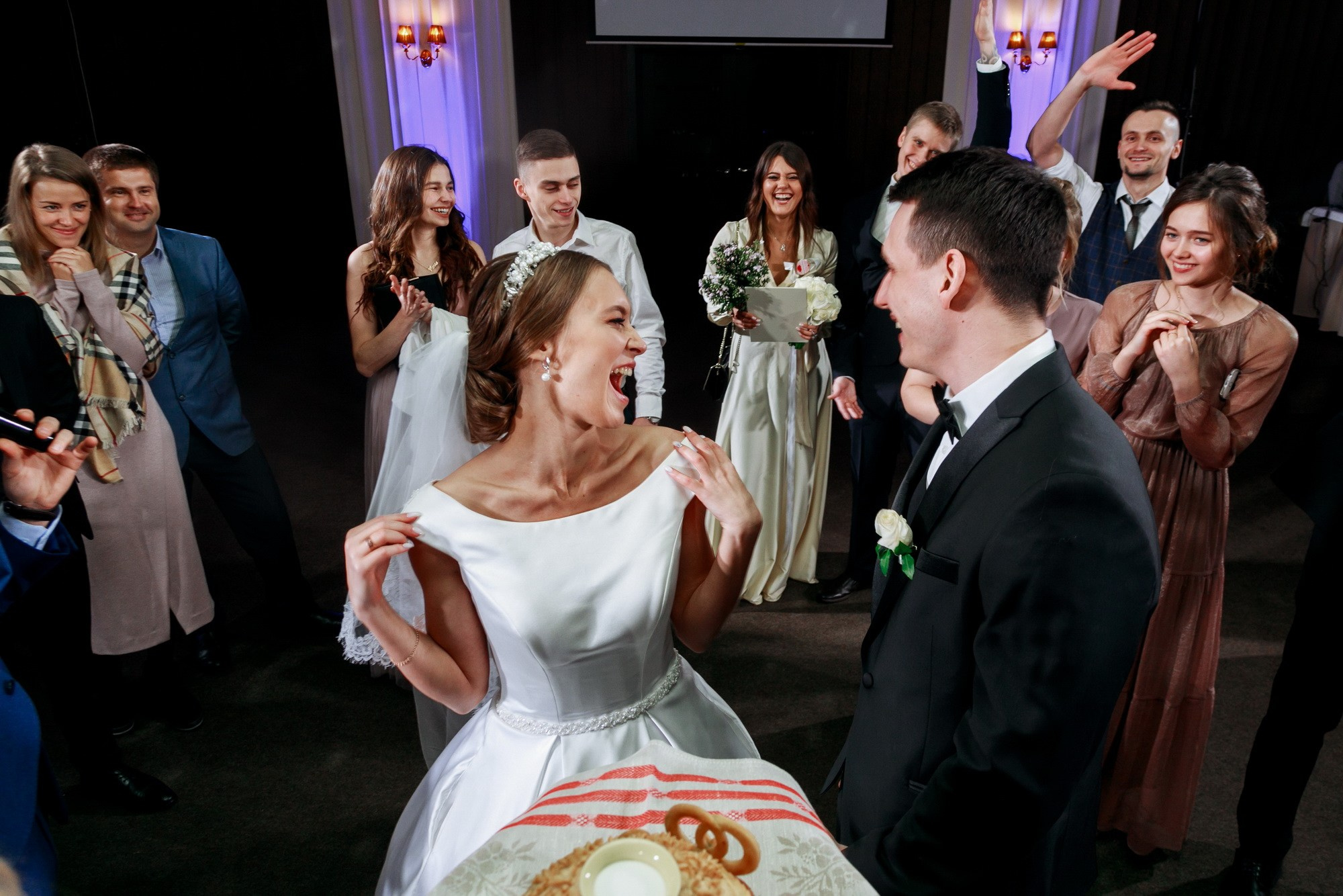 Свадьба с огоньком. Фотограф крещение венчание в Петербурге! Помогает подобрать храм и посоветовал душевного батюшку в СПб