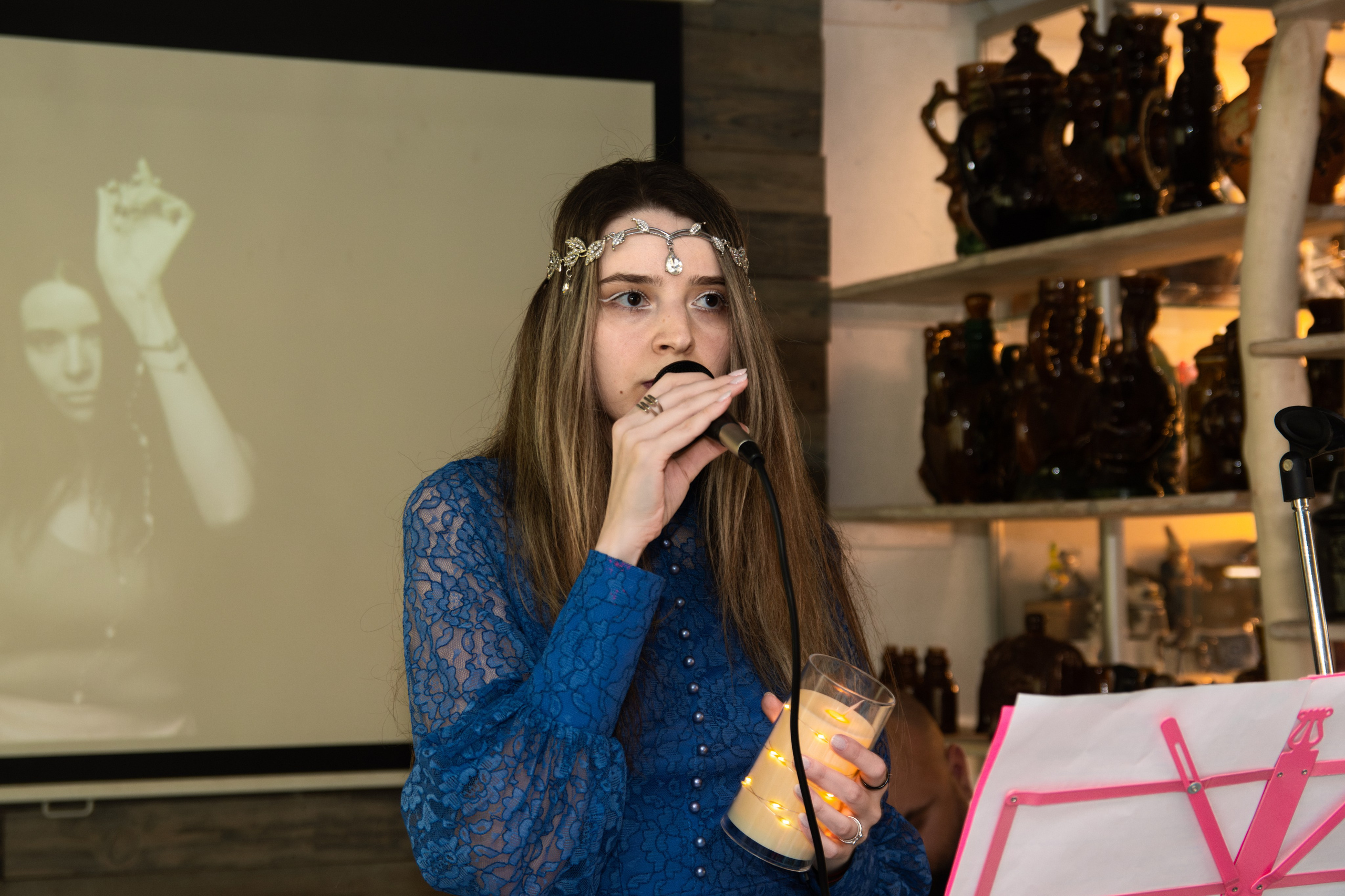 Творческий вечер автофикшн-книги Оли Черных «Абдоминально». Репортажный фотограф в Москве Legiodot