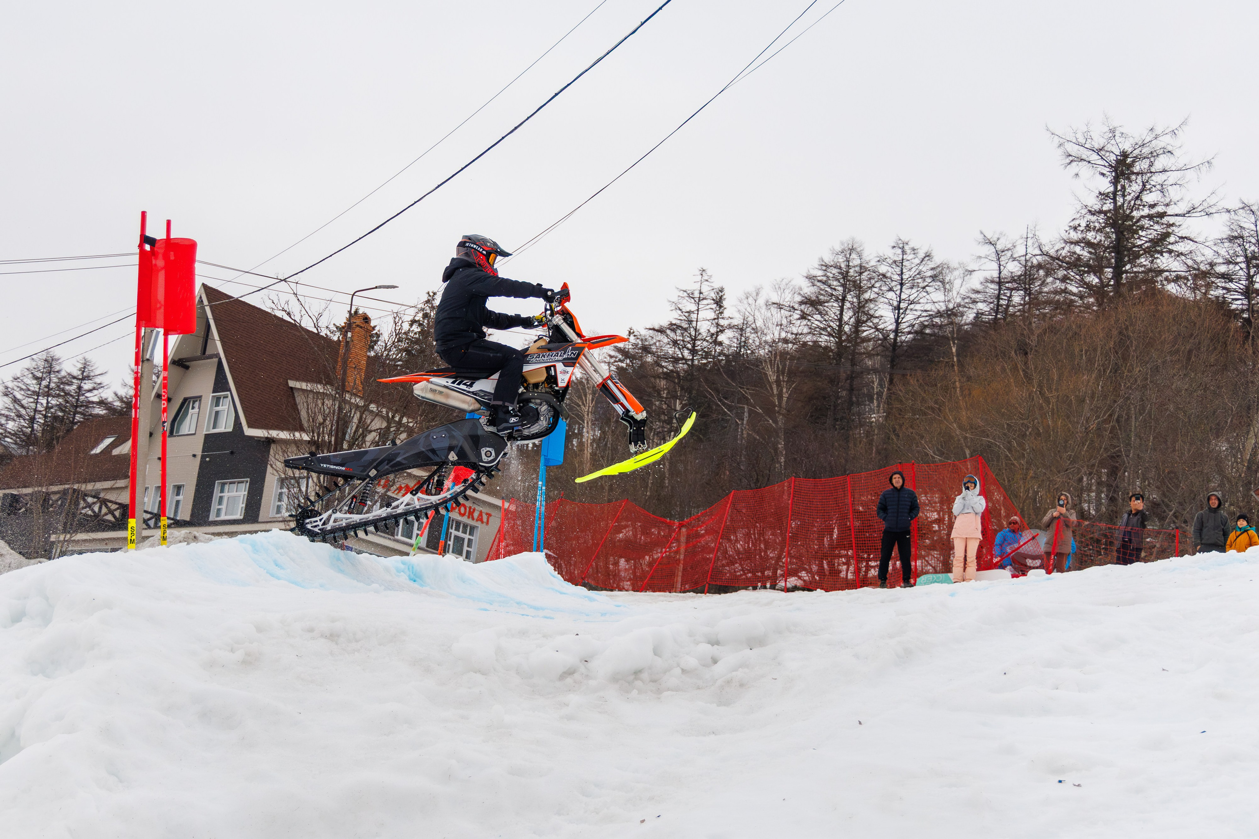 Сноубайк Шоу _ 2026. Свадебный, семейный и репортажный фотограф в Южно-Сахалинске Артур Петросян