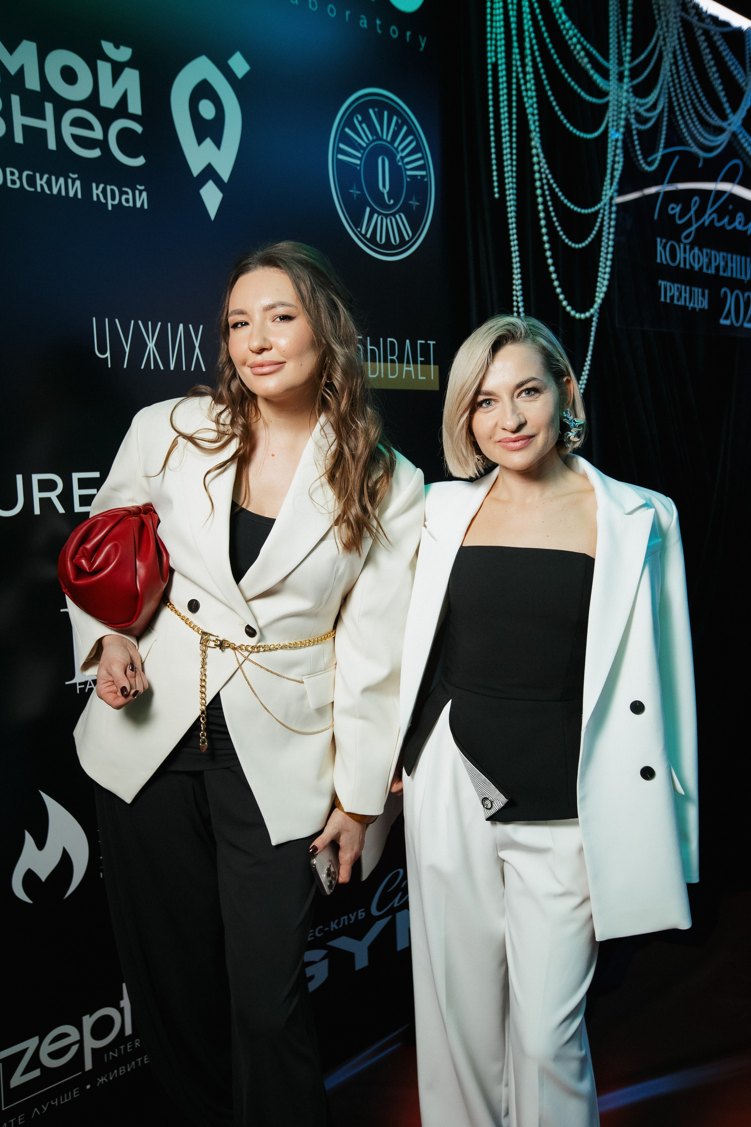 ФЭШН КОНФА. СВОИ. ФОТООТЧЕТЫ-СОБЫТИЯ-МЕСТА